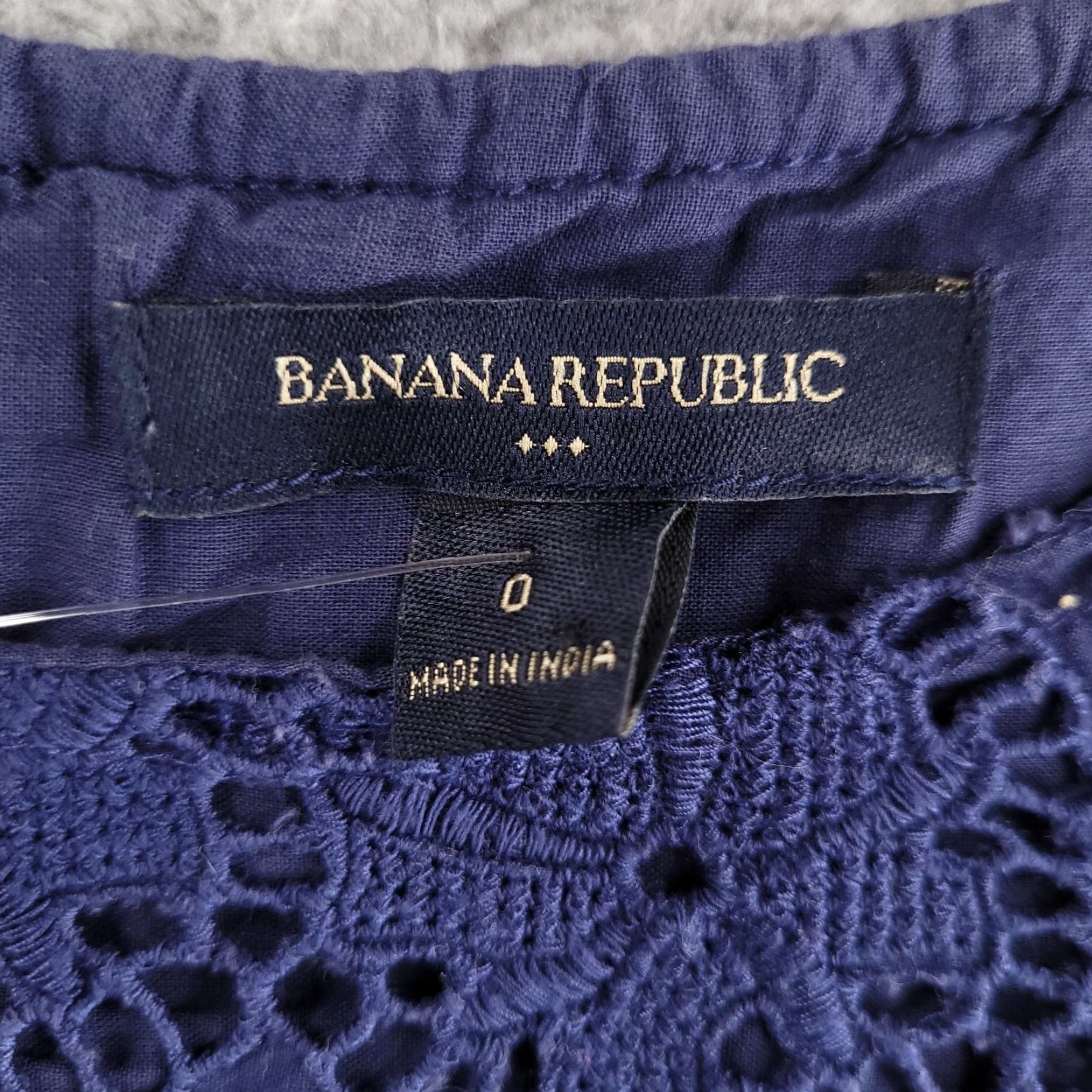Banana Republic Banana Republic Blue Eyelet Lace Dress Knee Length Scoop Neck Women Size 0 Size XS / US 0-2 / IT 36-38 - 4 Thumbnail