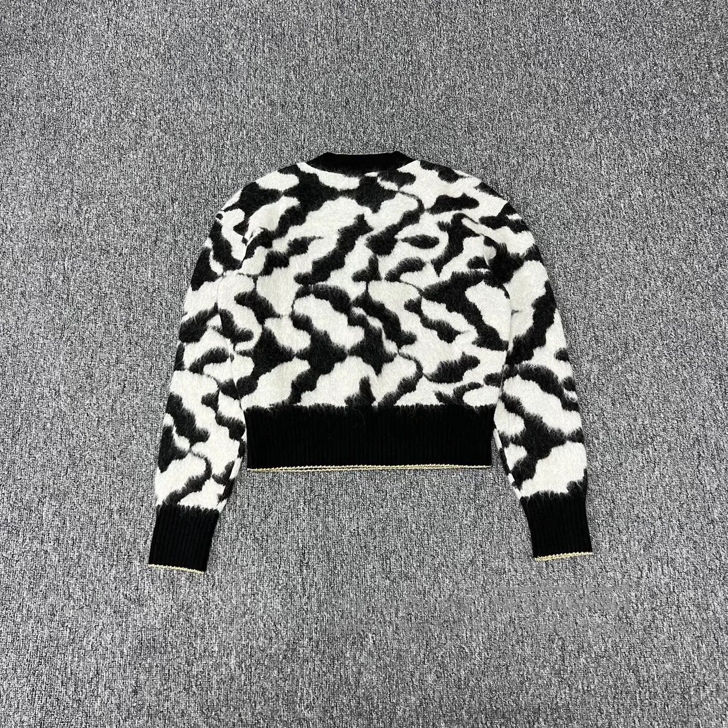 Chanel Chanel Black and white pattern; gold buttons; horsehair wo Size M / US 6-8 / IT 42-44 - 2 Thumbnail