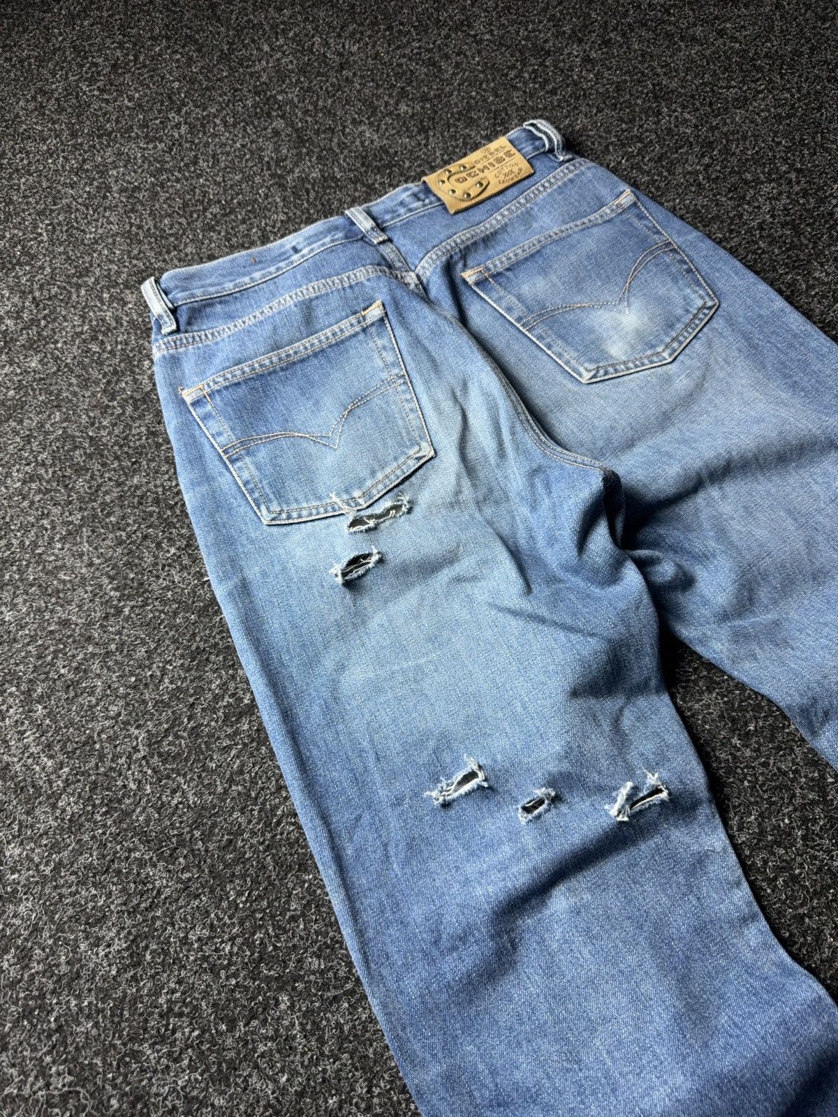 Diesel Retro 90s Diesel Distressed Jeans Made in Italy By Diesel Size US 29 - 17 Thumbnail