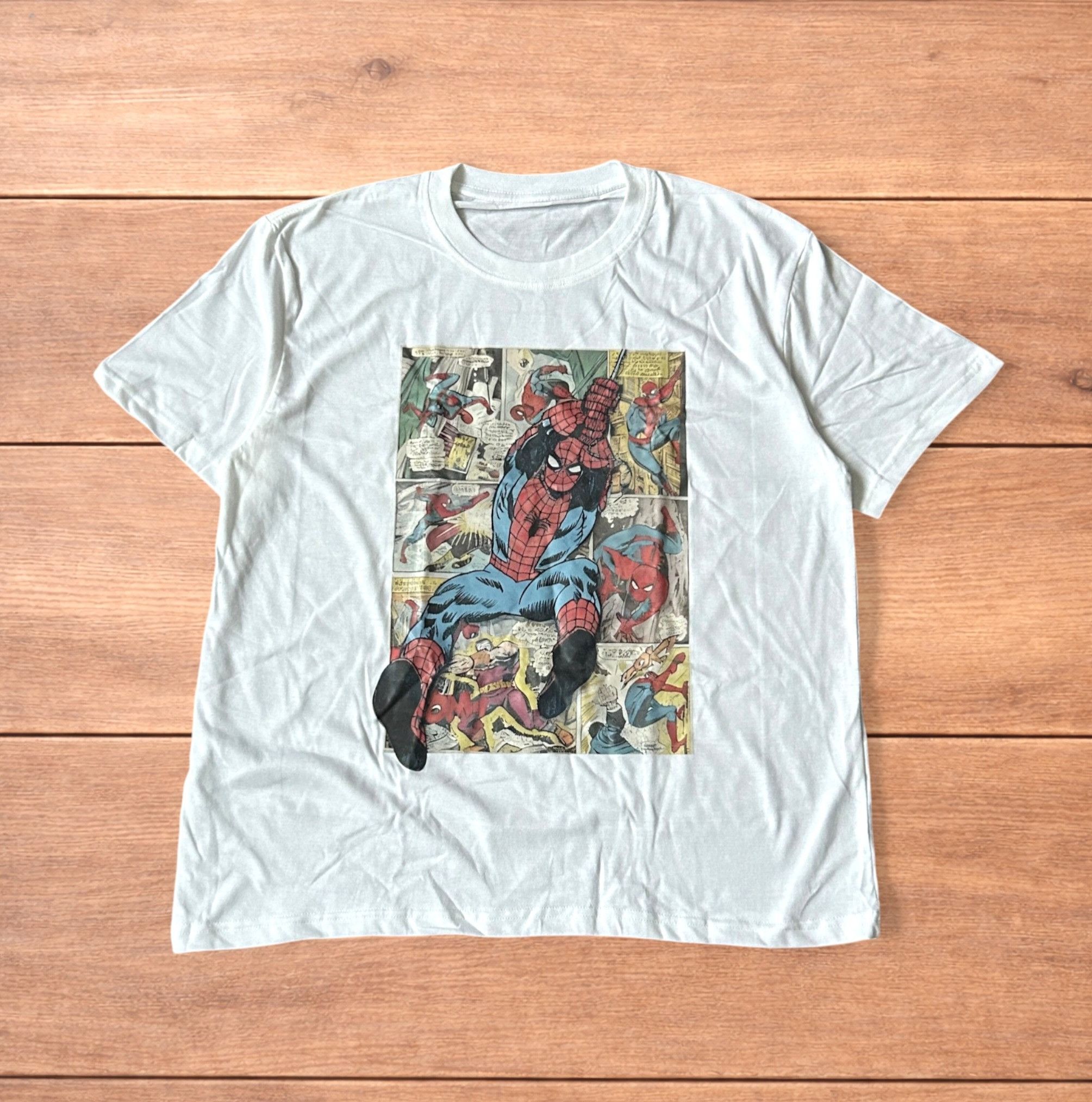 Japanese Brand Vintage style Spiderman tshirt with front graphic in white. Size US L / EU 52-54 / 3 - 1 Thumbnail