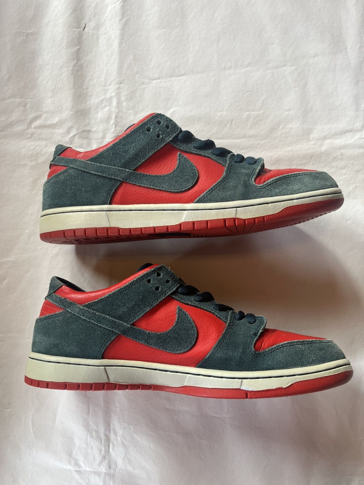 Nike *RARE* Nike Sb Dunk Low Reverse Shark🦈 Size US 11 / EU 44 - 3 Thumbnail