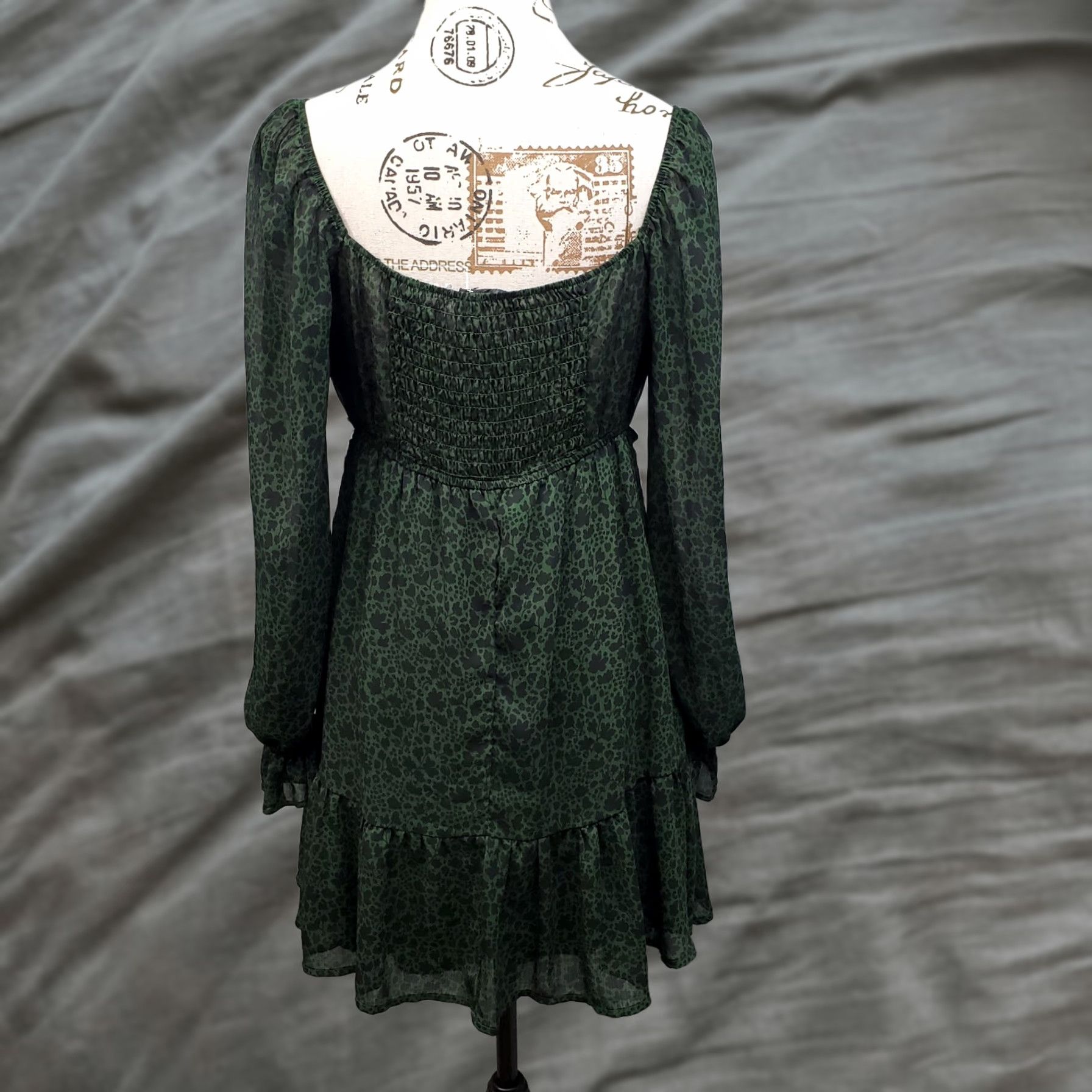 Vintage Trixxi Womens Green & Black Animal Print Chiffon Smocked Back Ruffle Dress M Size M / US 6-8 / IT 42-44 - 1 Thumbnail