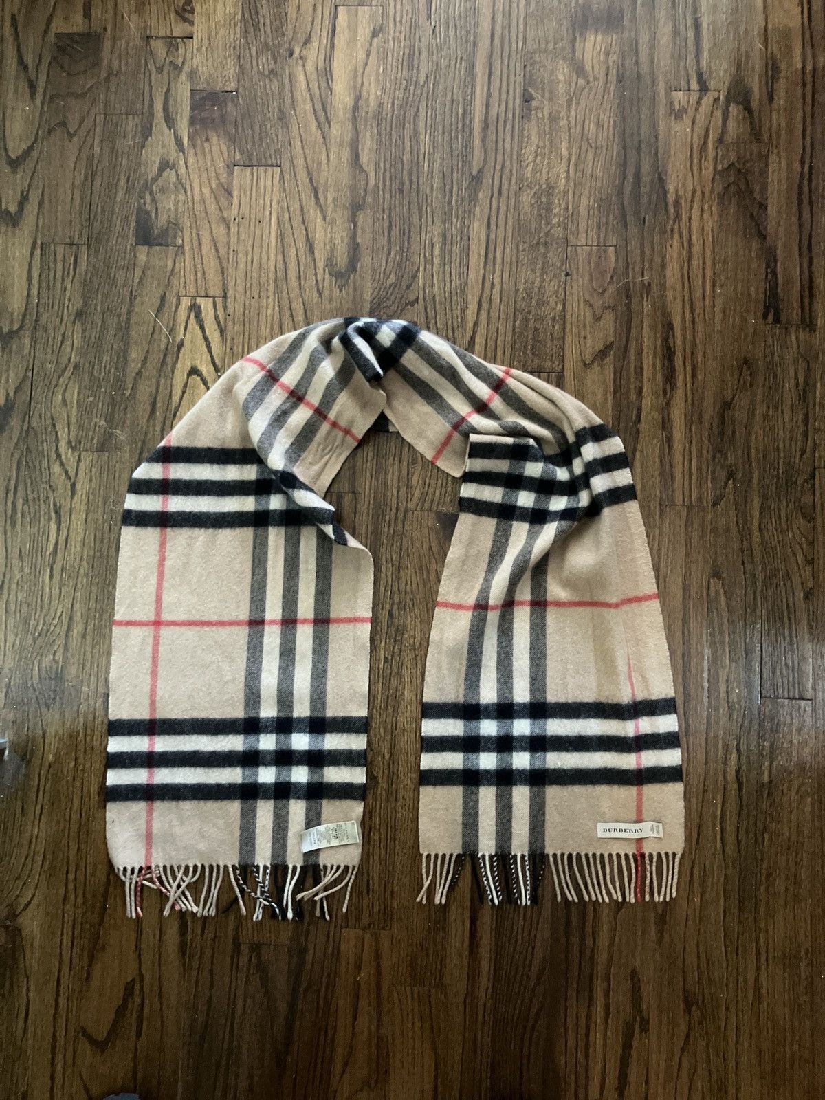 Burberry OS outlets classic 100% cashmere scarf