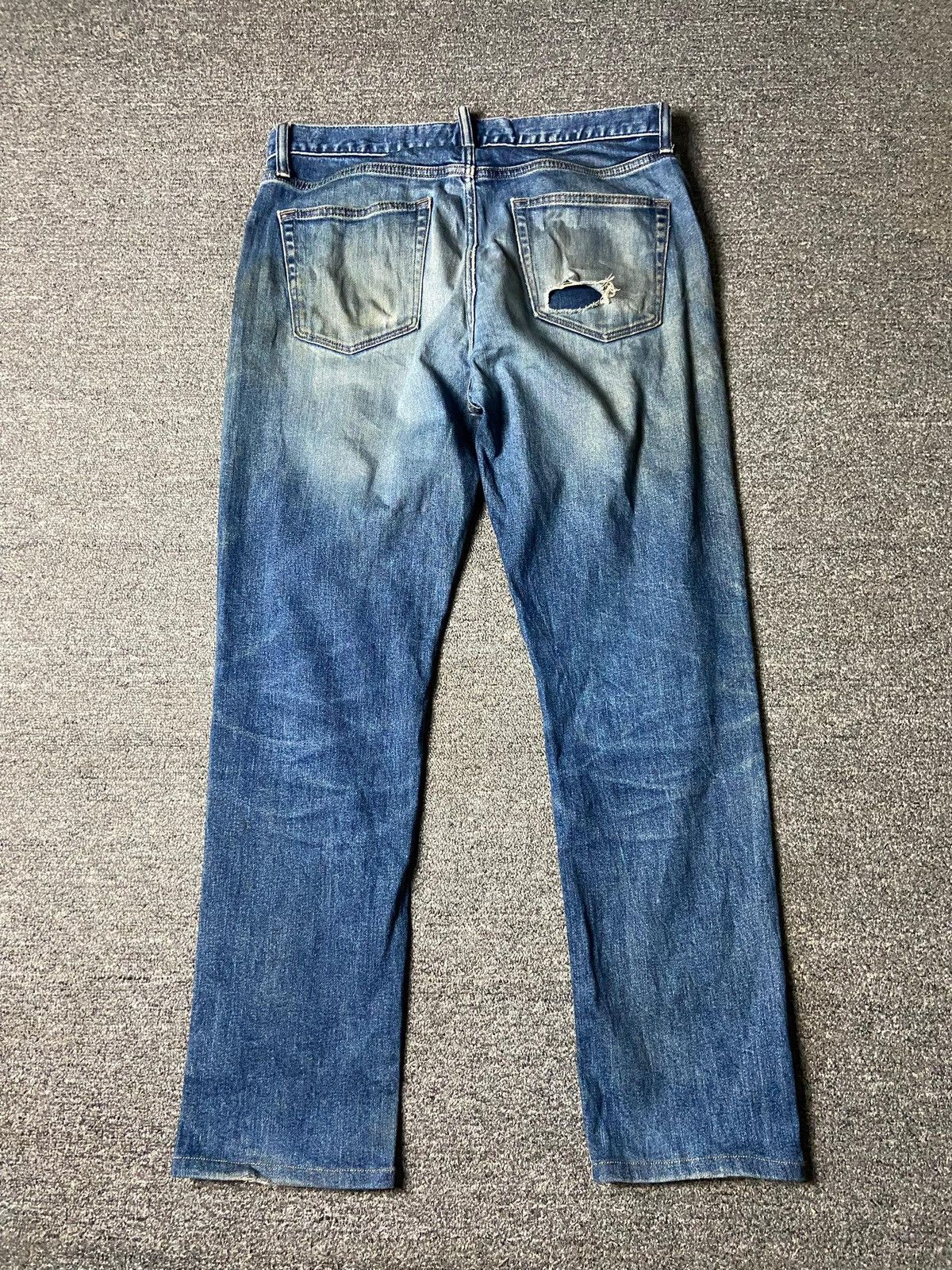 Uniqlo Uniqlo by Kaihara Slim Fit Distressed Denim Jeans (165) Size US 34 / EU 50 - 2 Thumbnail
