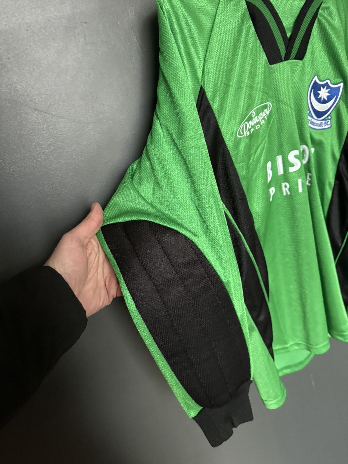 Other Portsmouth 00/02 Goalkeeper Football Jersey Size US XL / EU 56 / 4 - 5 Thumbnail