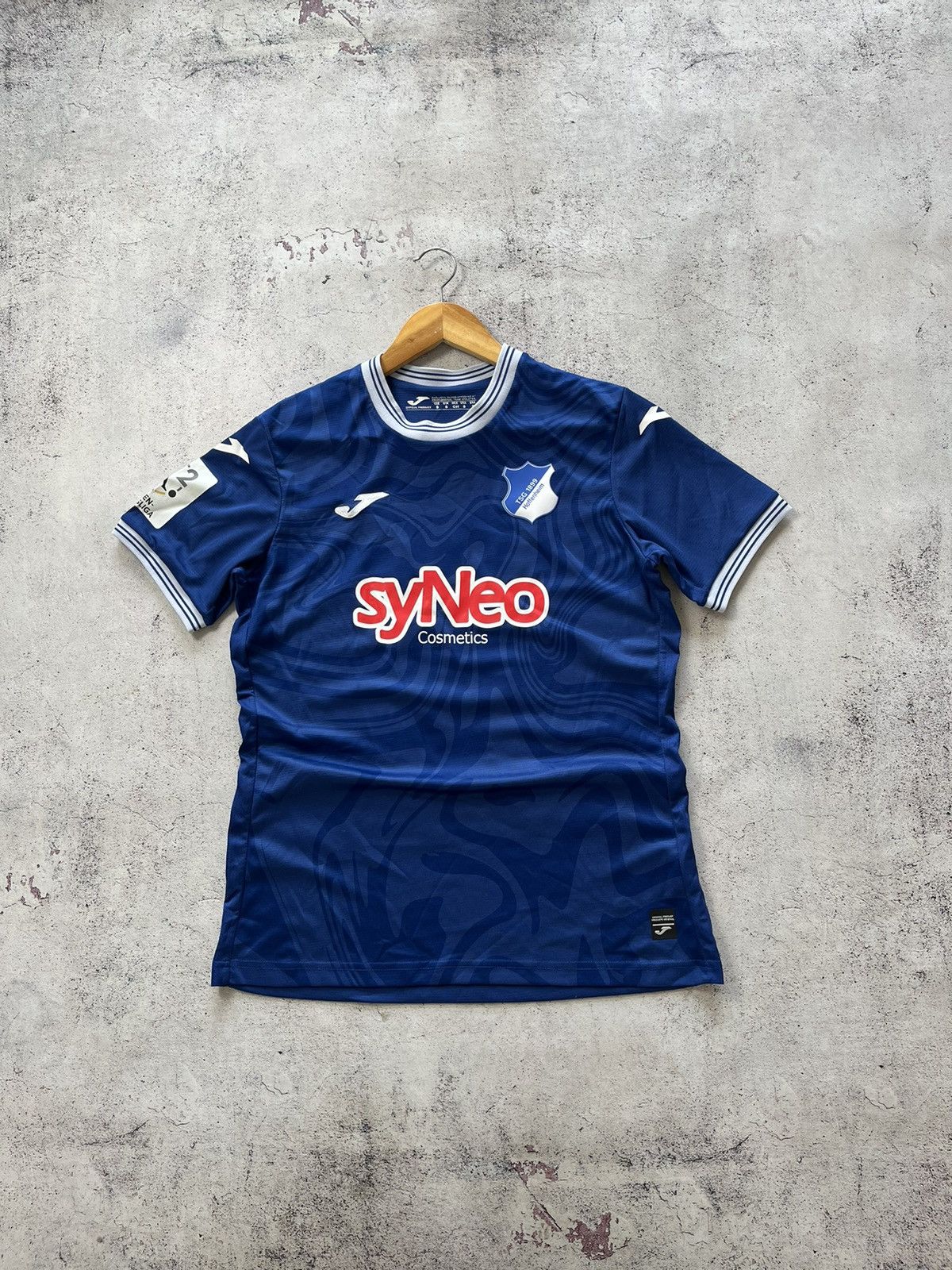 Joma JOMA TSG 1899 HOFFENHEIM 2023/2024 HOME SOCCER JERSEY UNISEX Size US S / EU 44-46 / 1 - 2 Thumbnail