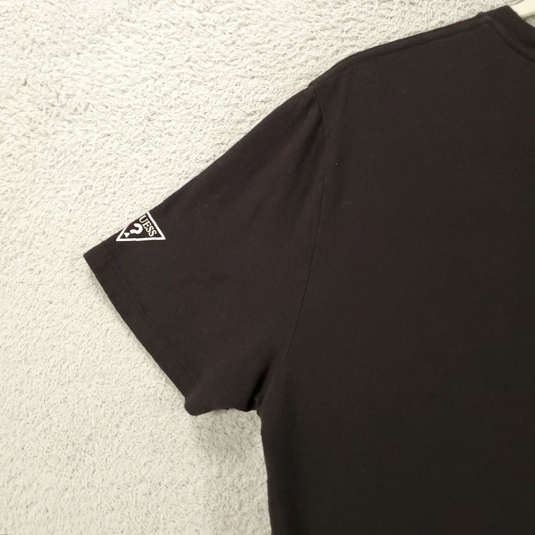 Guess VINTAGE GUESS Dragon Shirt Adult Medium Black Embroidered Graphic Triangle Tee Size US M / EU 48-50 / 2 - 7 Thumbnail