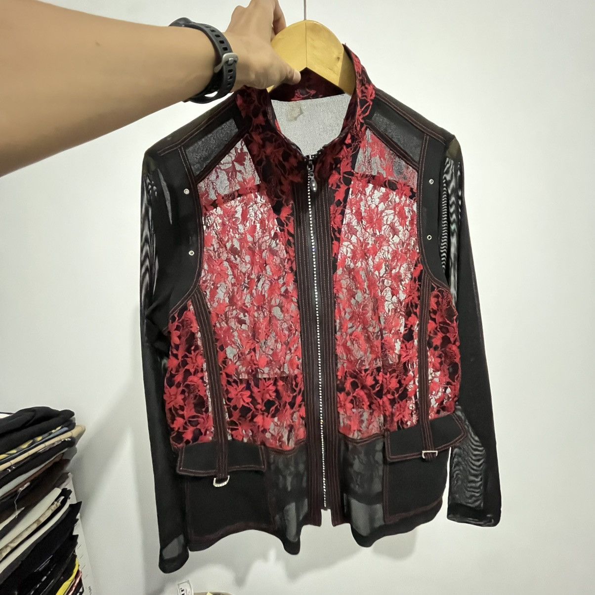 Japanese Brand Red Floral Lace & Mesh Paneled Gothic Emo Style ZipUp Jacket Size M / US 6-8 / IT 42-44 - 4 Thumbnail