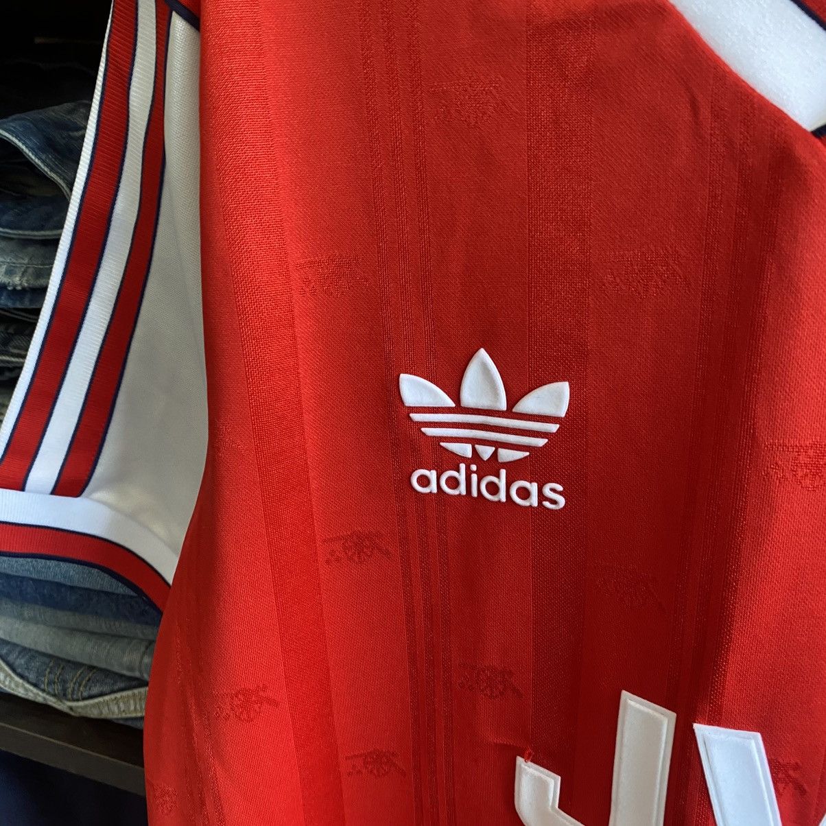 Adidas Vintage RARE Adidas FC Arcenal 1986 JVC home soccer jersey Size US M / EU 48-50 / 2 - 3 Thumbnail