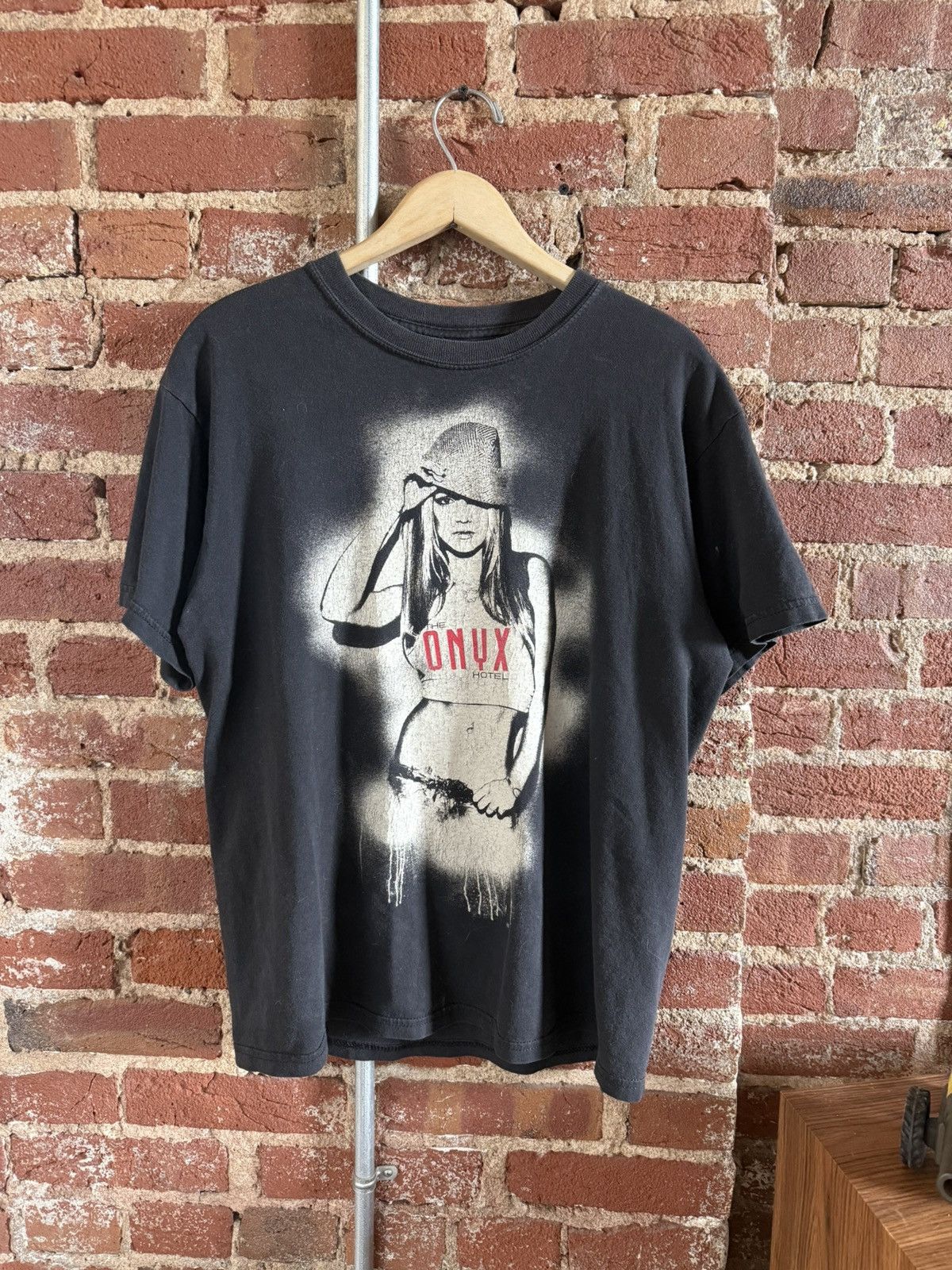 Vintage Vtg Britney Spears at the onyx t shirt size M Size US M / EU 48-50 / 2 - 1 Thumbnail