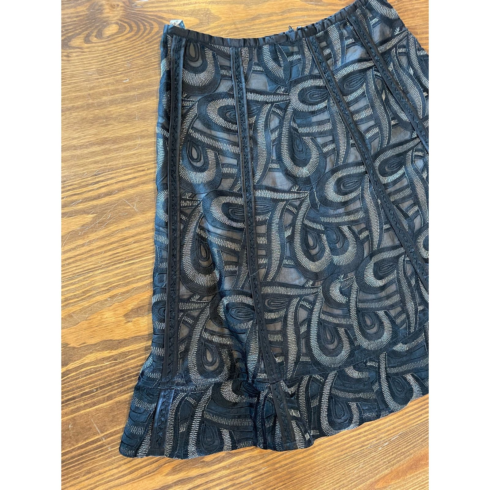 Nygard Peter Nygard 100% Silk Black & Metallic A-Line skirt, 10 Size 32" / US 10 / IT 46 - 4 Thumbnail