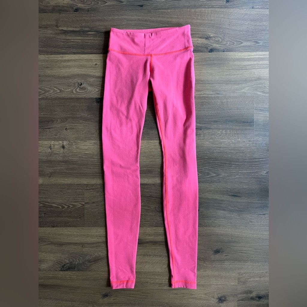 Lululemon 💖 Lululemon Neon Hot Pink Yoga Leggings – Size 2 💖 Size 26" / US 2 / IT 38 - 1 Thumbnail