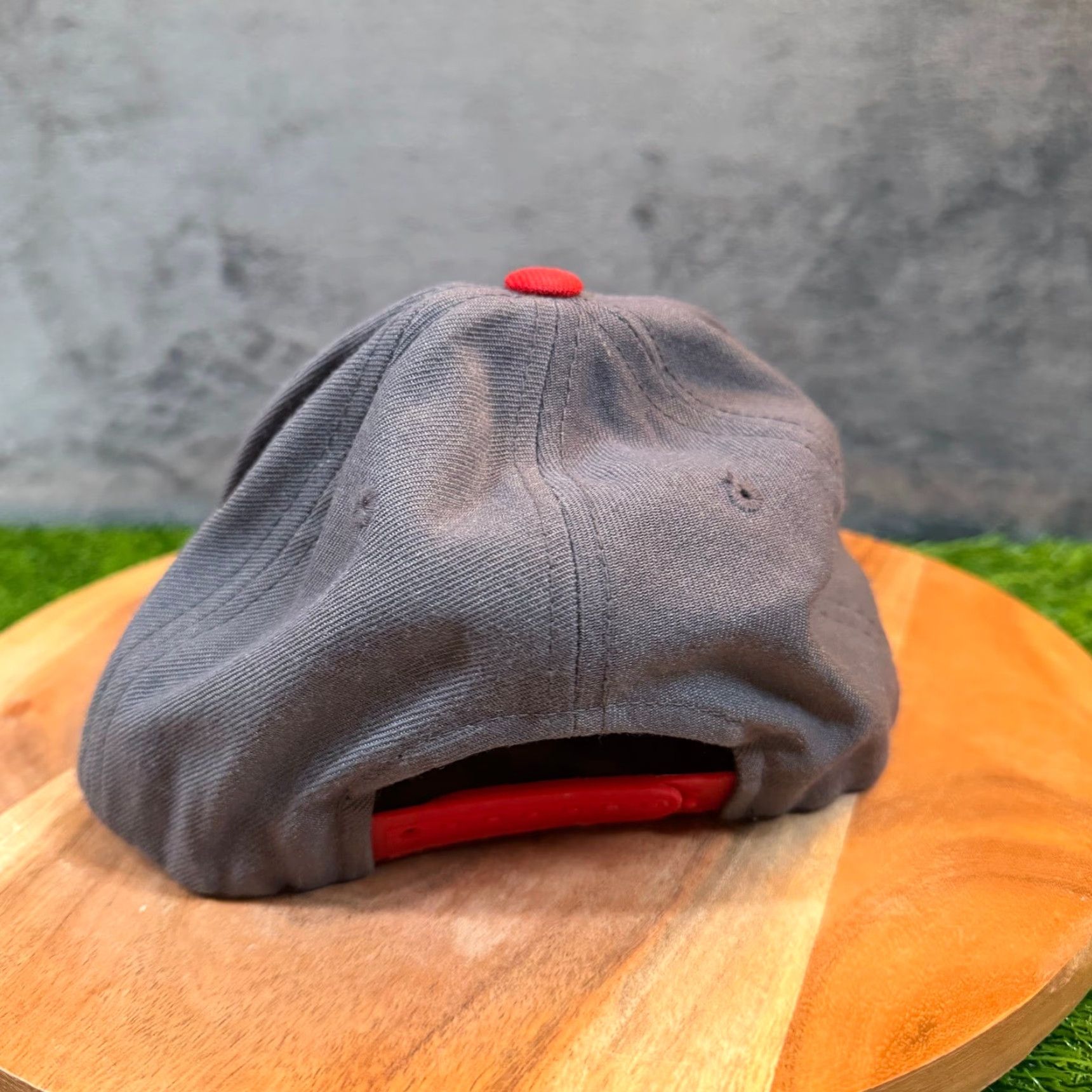 Top Of The World Top of the World UNLV Rebels Snapback Hat Grey Red Wool Blend Cap Mens Adult Size US M / EU 48-50 / 2 - 4 Thumbnail