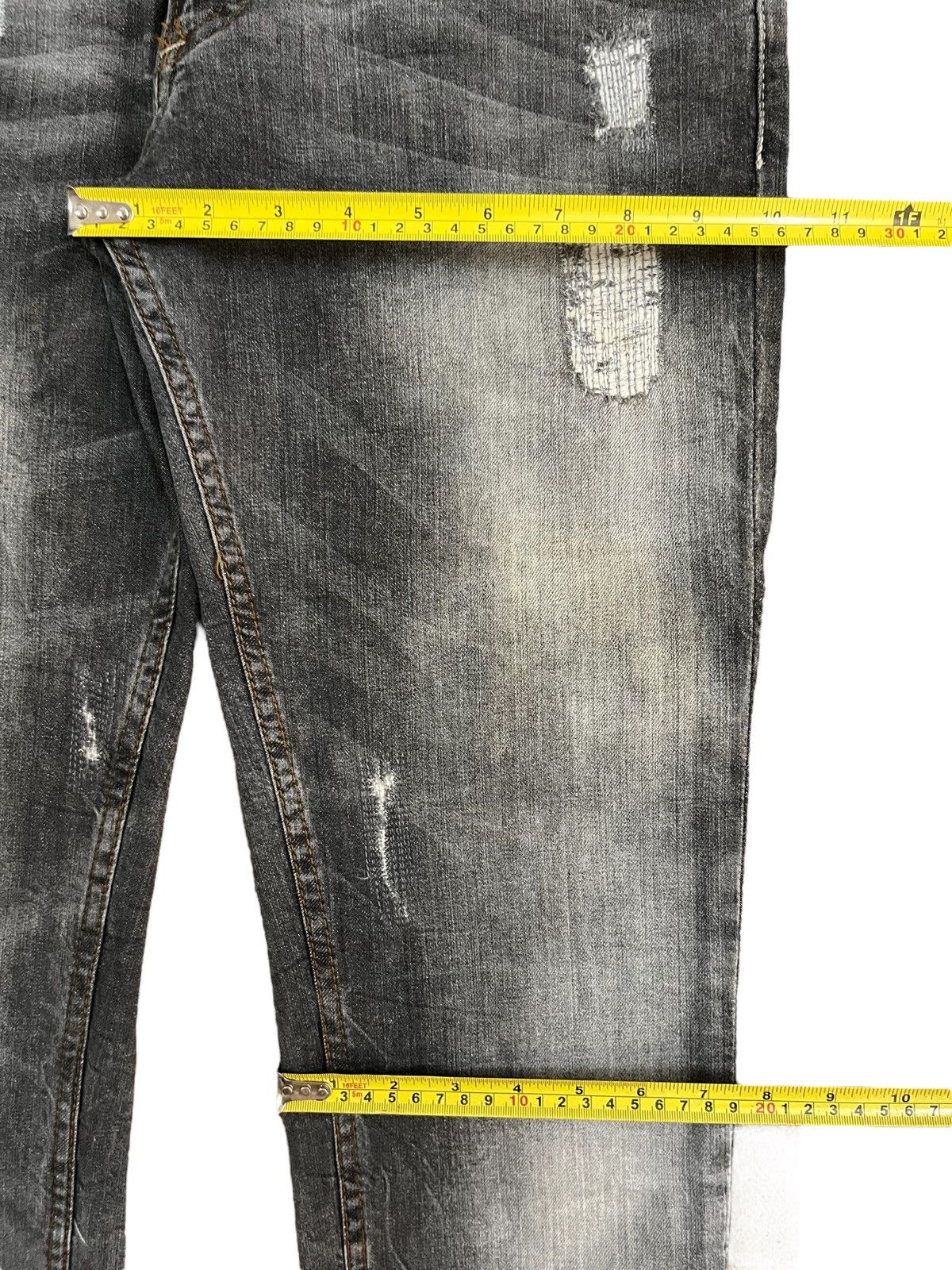 Zara Vintage Zara Trafaluc Buttonfly Distressed Black Faded Jeans Size US 31 - 16 Thumbnail