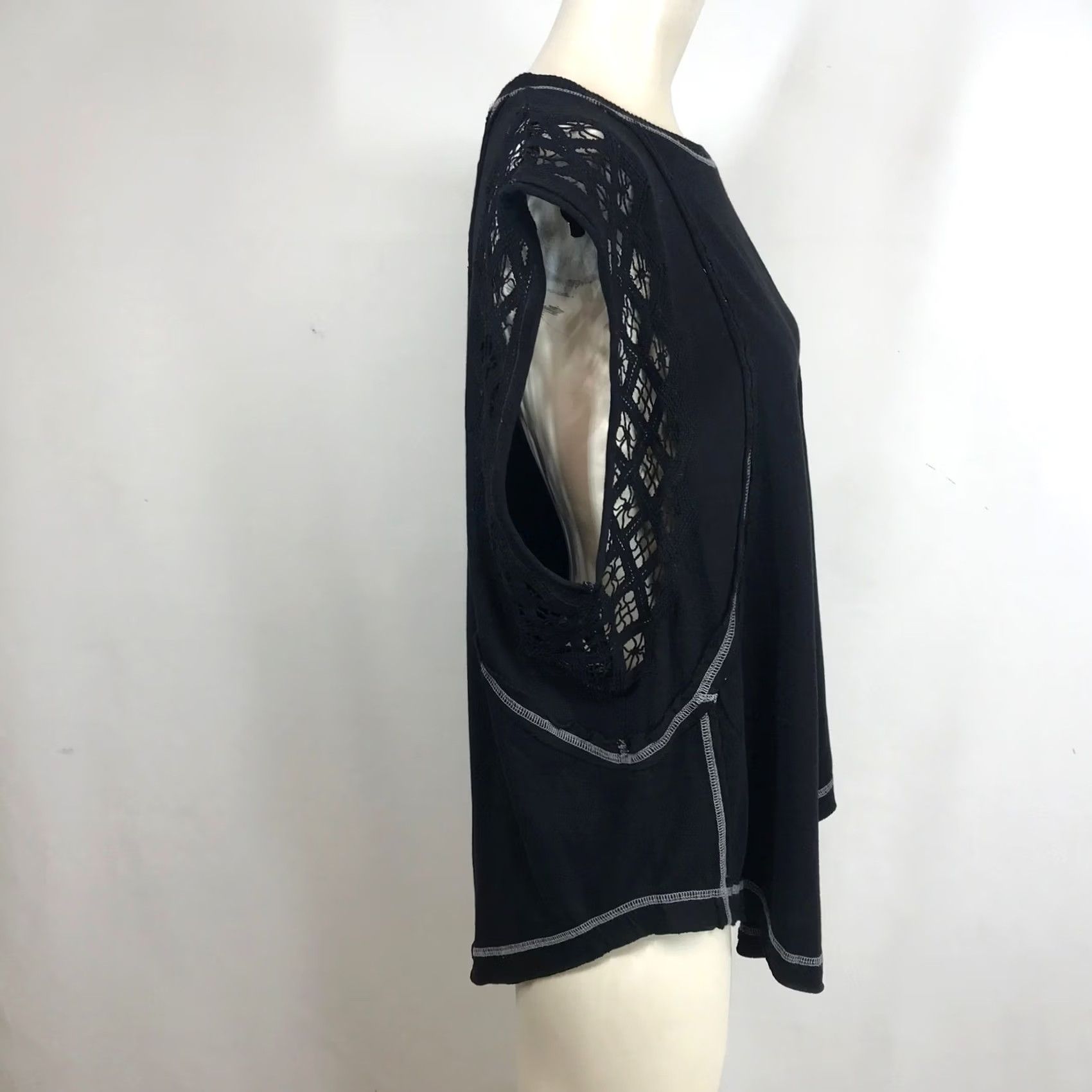 Free People Free People Black Crochet Lace Accent Muscle Tee Contrast Stitch XS Tank Women Size XS / US 0-2 / IT 36-38 - 4 Thumbnail