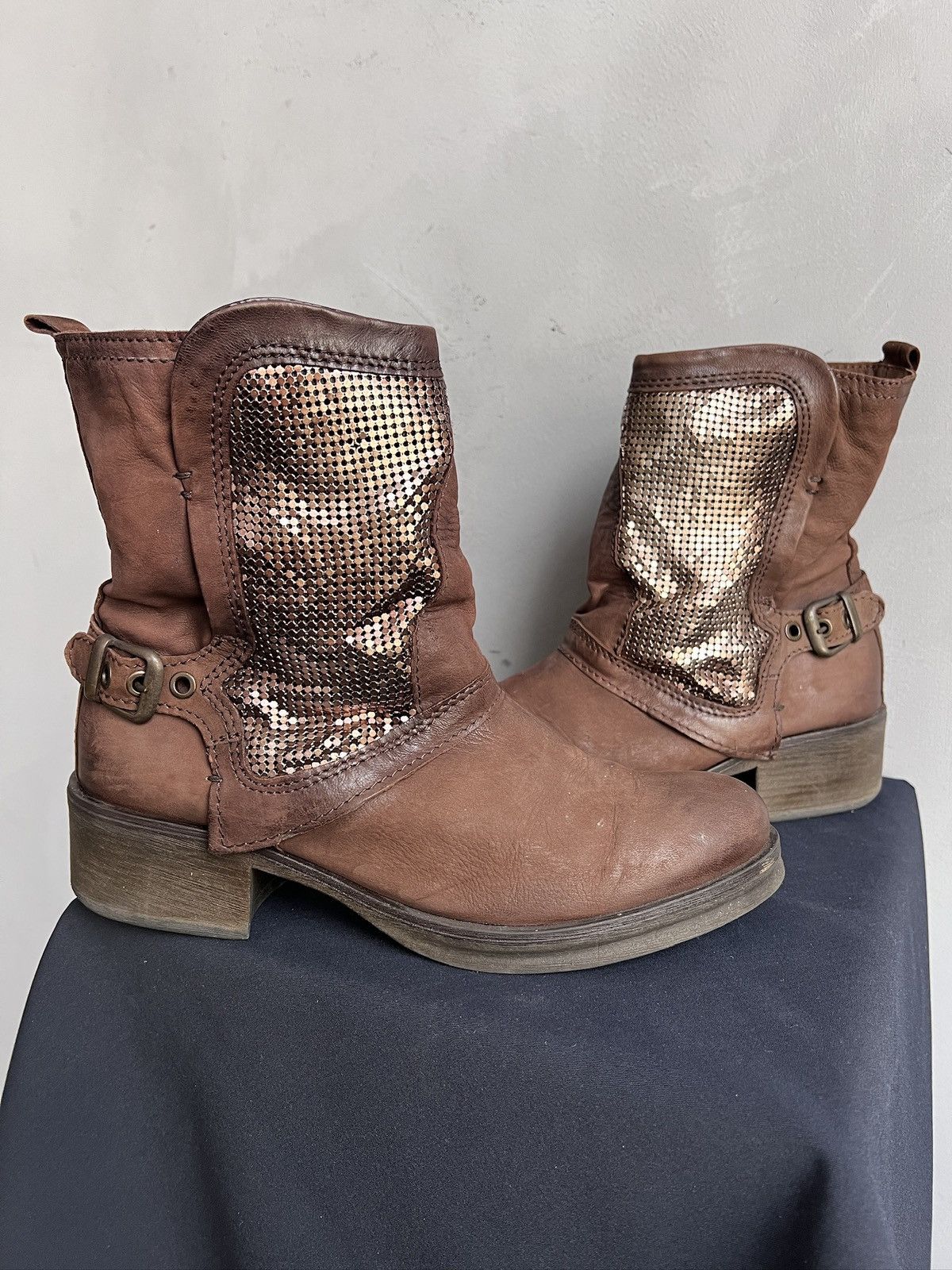 Hedi Slimane Studded shield leather ankle boots avant garde rick owens Size US 8 / EU 41 - 10 Thumbnail