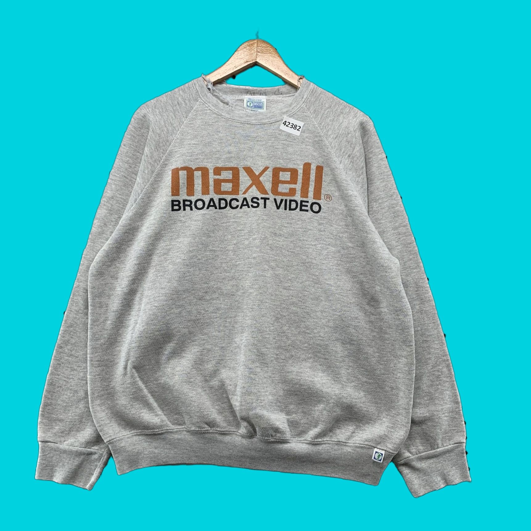 Vintage VINTAGE Maxwell Discus Athletic Gray XL Pullover 80s Sweatshirt Graphic Print Men’s 80s, 90s pullover Discu s? Size US XL / EU 56 / 4 - 1 Thumbnail