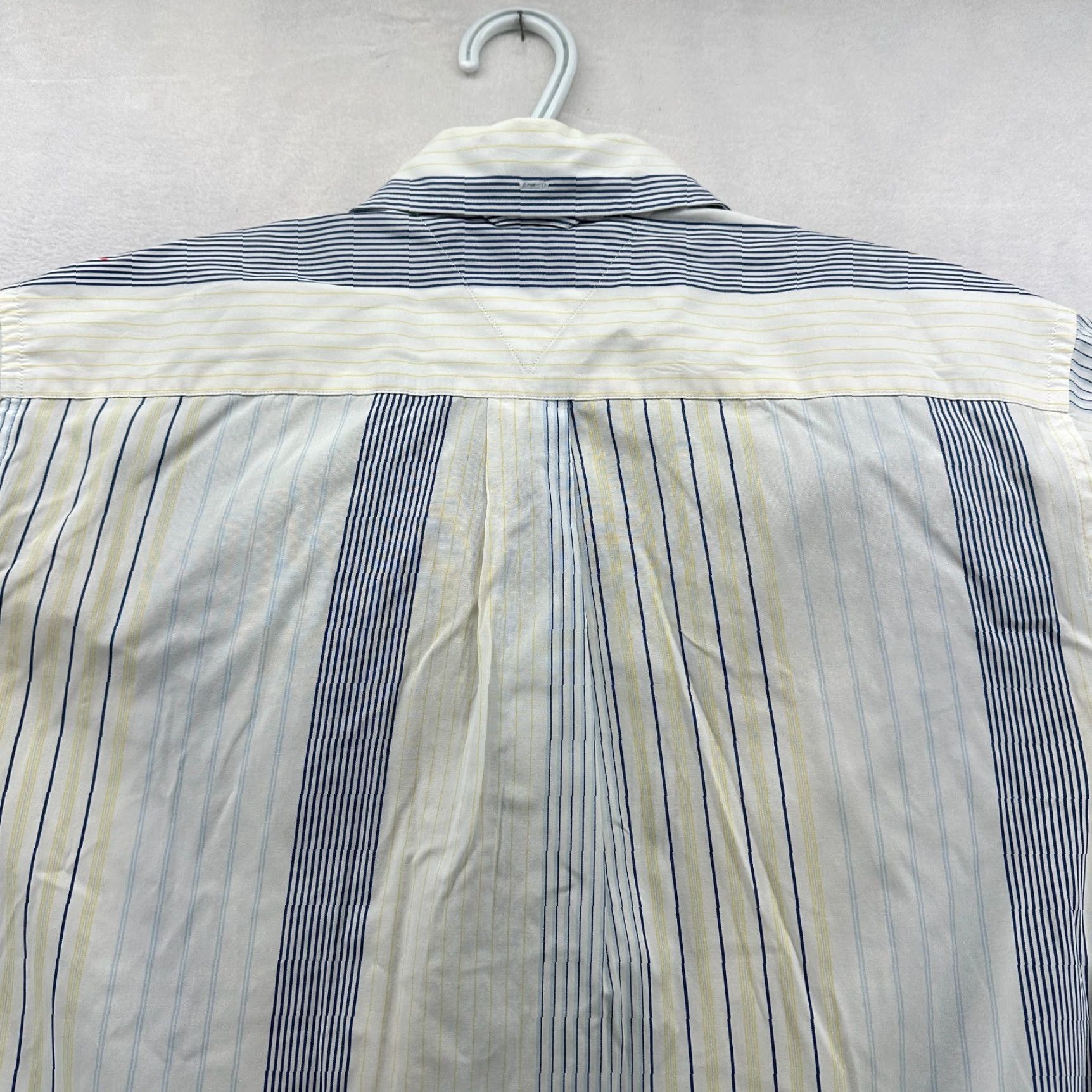 Tommy Hilfiger Tommy Hilfiger Button-Up Shirt Multicolor Men's Medium Striped Short Sleeve Size US M / EU 48-50 / 2 - 7 Thumbnail