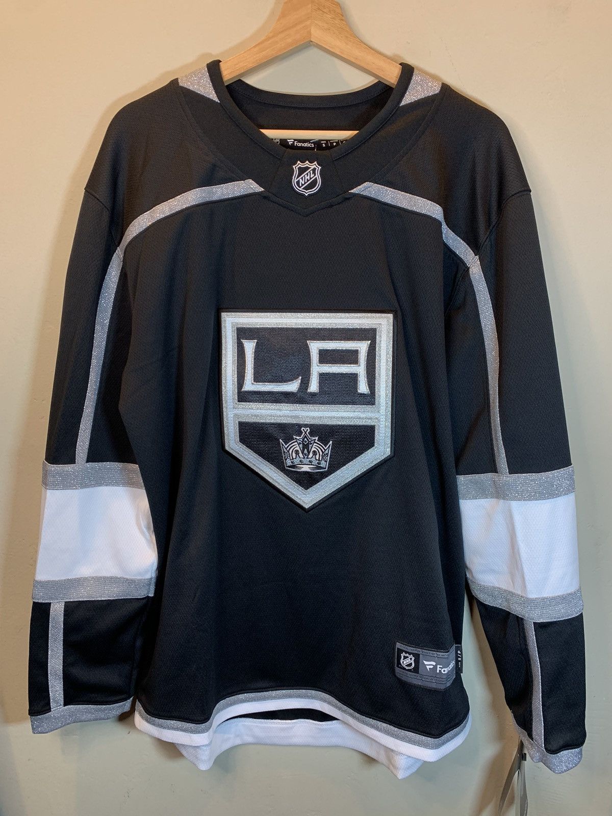 NHL *RARE* New Los Angeles LA Kings NHL Hockey Jersey Size US S / EU 44-46 / 1 - 1 Thumbnail