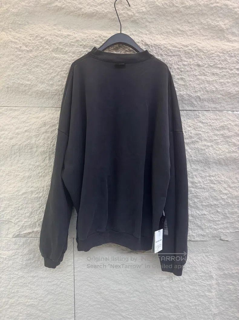 Balenciaga Balenciaga Letter Patch Reversible Round Neck Sweatshirt Size US L / EU 52-54 / 3 - 3 Thumbnail
