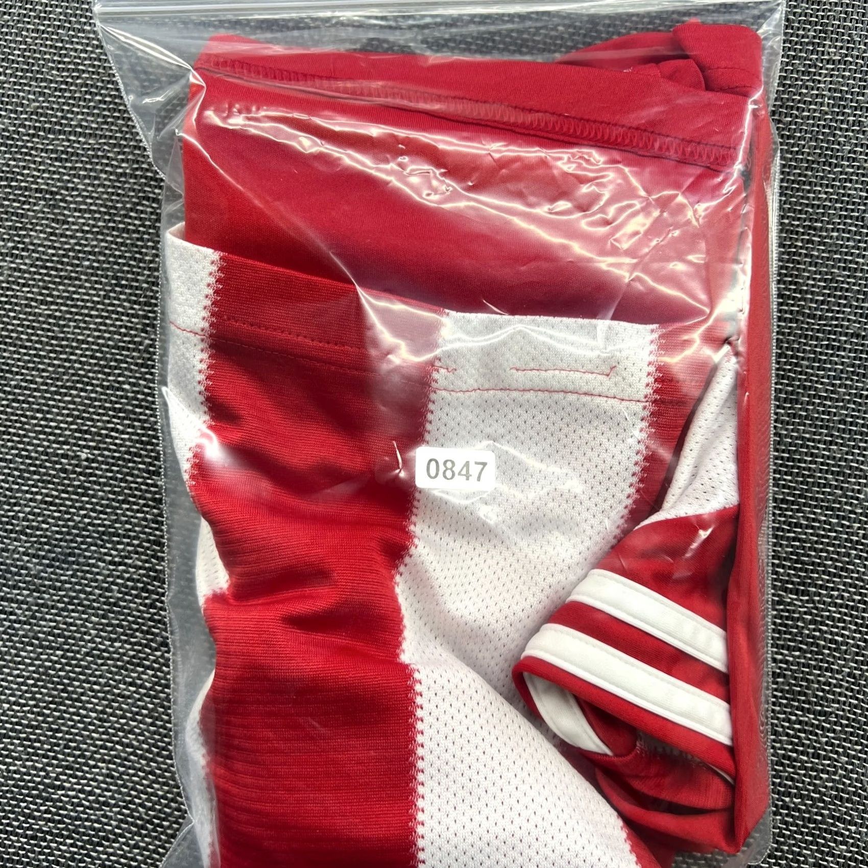Adidas Bayern Munich 2010 2011 Home Mens Football Jersey Adidas Shirt Camiseta L Red Short Sleeve Jersey Mens Size US L / EU 52-54 / 3 - 2 Thumbnail