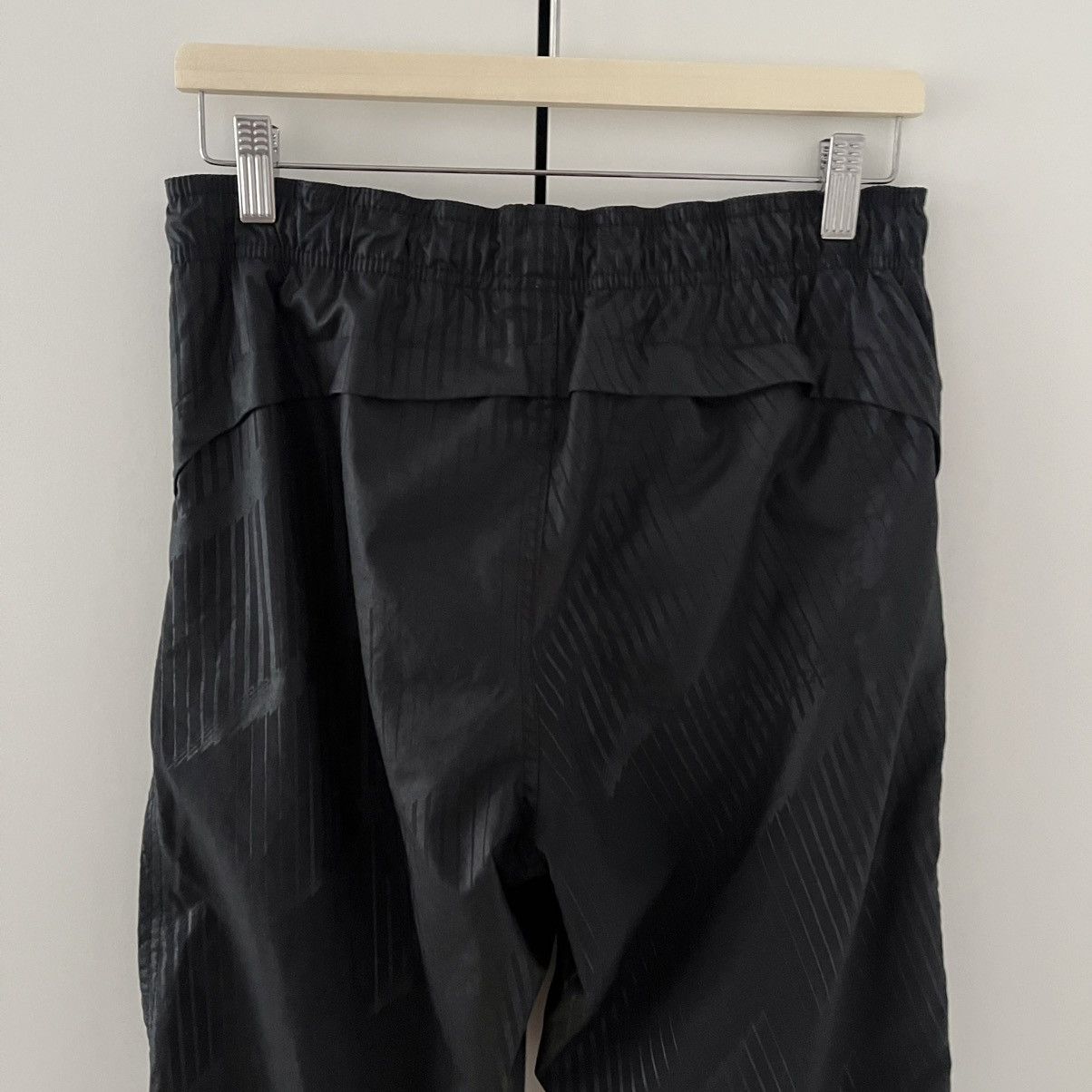 Nike Nike Swoosh Nylon Track Black Sweatpants Streetwear Baggy Size US 32 / EU 48 - 14 Thumbnail