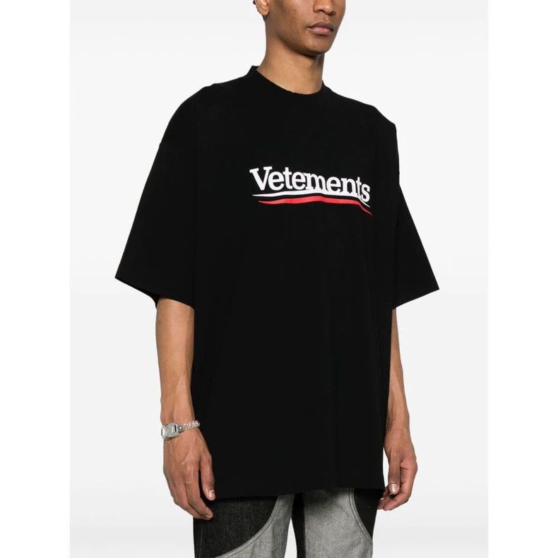 Vetements Vetements Men's short-sleeve T-shirt, size M Size US M / EU 48-50 / 2 - 9 Thumbnail