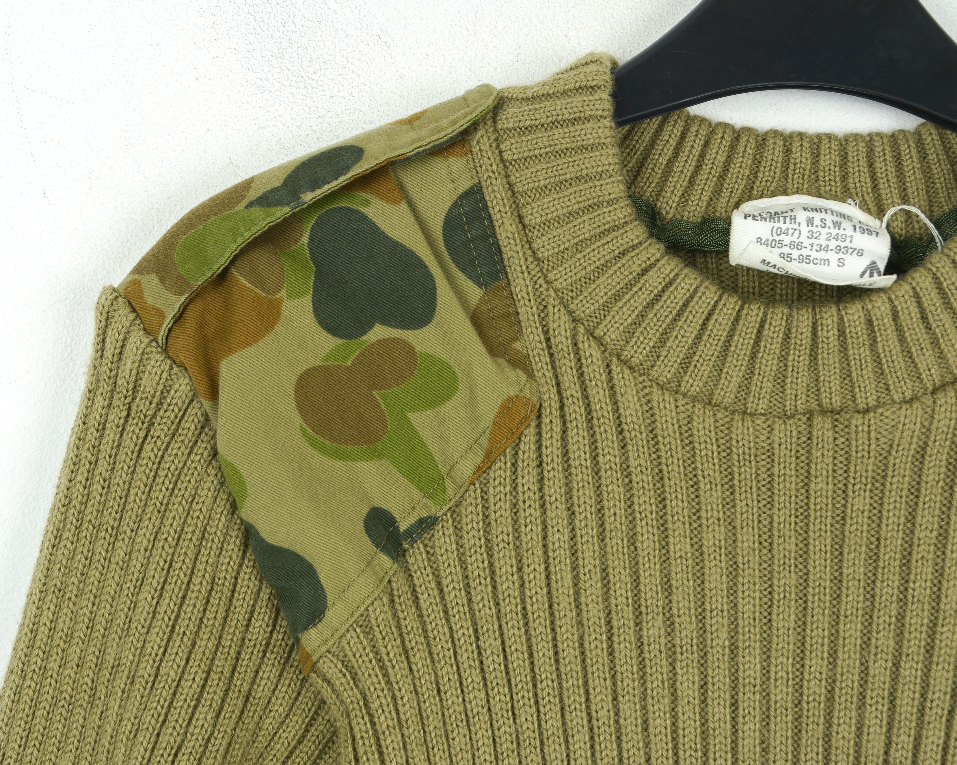 Man Made In Australia AUSTRALIA Army 1997 Jumper Knit S Wool Sweater Warm Pullover Size US S / EU 44-46 / 1 - 3 Thumbnail