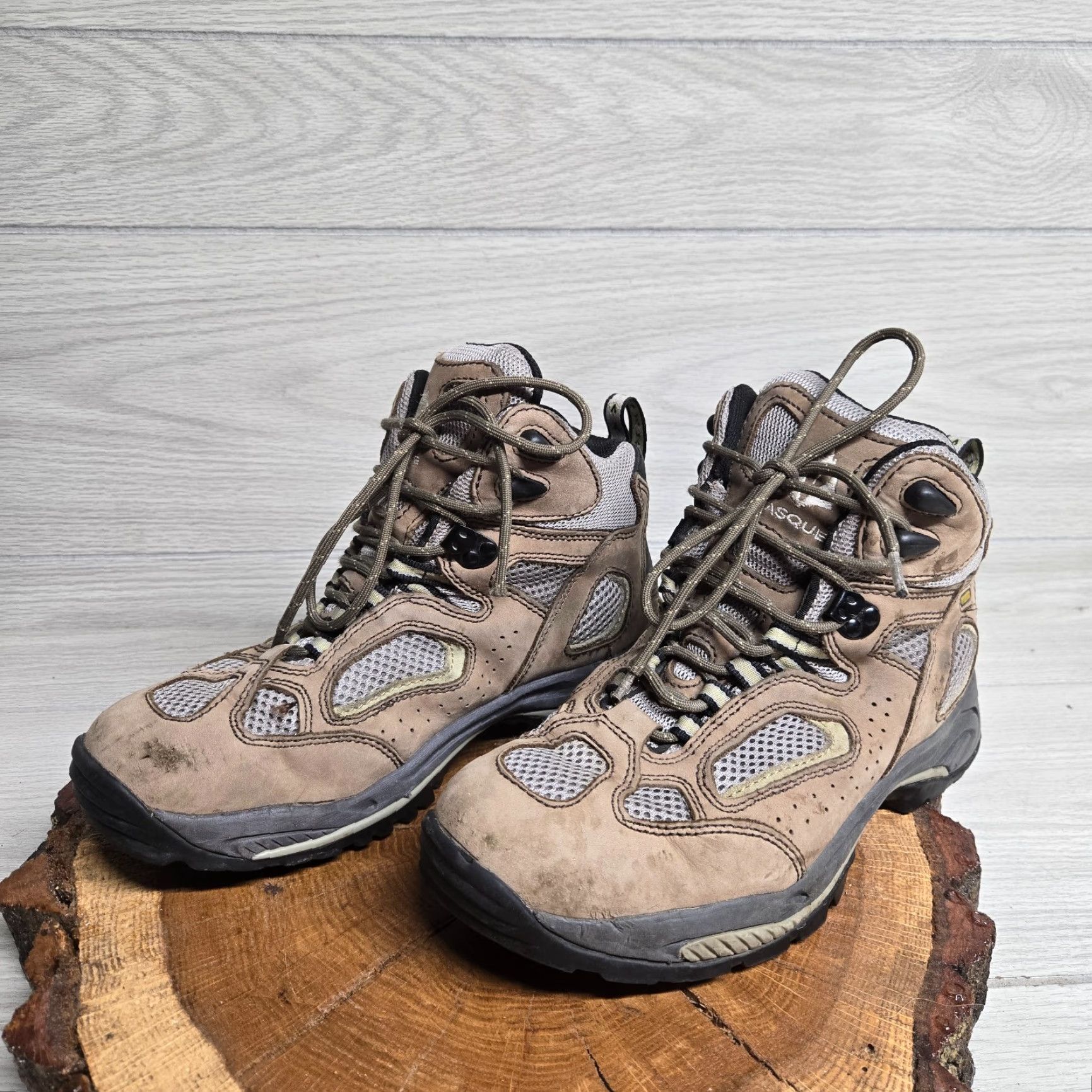 Vasque VINTAGE? No — Vasque Breeze Hiking Boot, Boot, Women, 9.5, Brown, Gore-Tex, Vibram, XCR 7465, Outdoor Shoes, 90s? (avoid N/A) Size US 9.5 / IT 39.5 - 2 Thumbnail