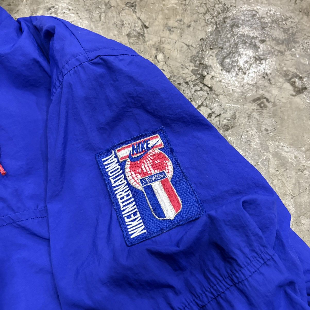 Nike Vintage 90s Nike International Half-Zip Hooded Windbreaker Size US L / EU 52-54 / 3 - 8 Thumbnail