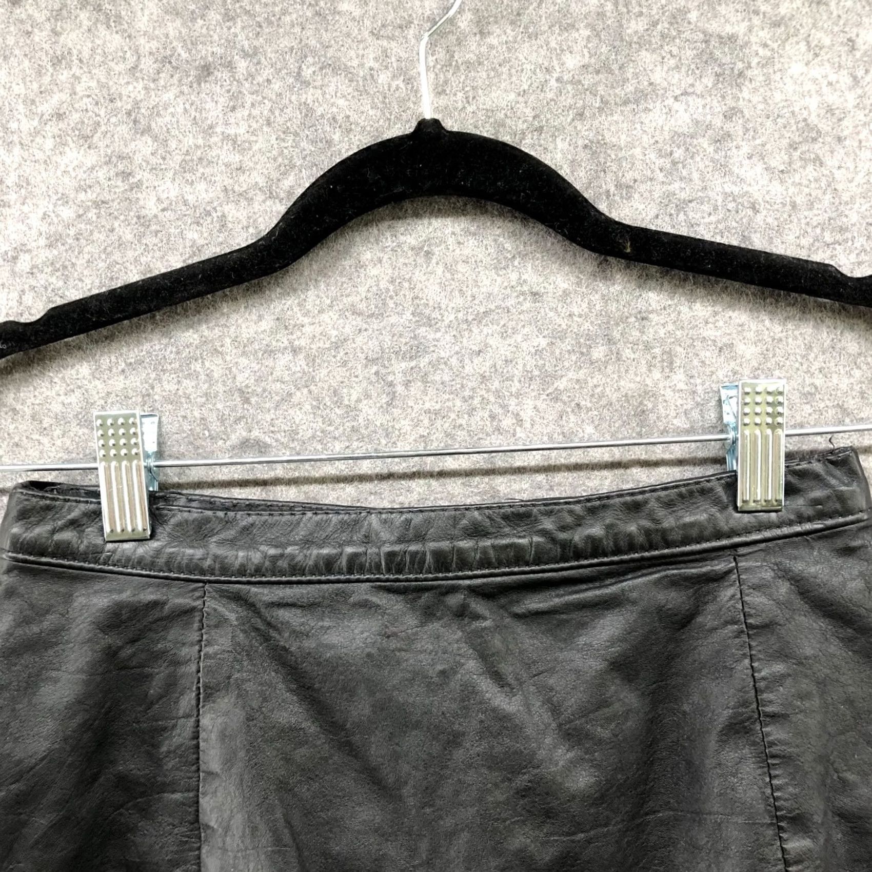Vintage VTG Genuine Leather Mini Skirt Womens XS Black 24-25'' 9 OPUS Skirt Leather Short Mini Womens Shoes Size 26" / US 2 / IT 38 - 5 Thumbnail