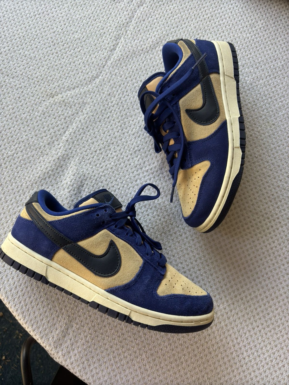 Nike WOMEN'S DUNK LOW SUEDE ROYAL BLUE/SESAME Size US 8.5 / IT 38.5 - 6 Thumbnail