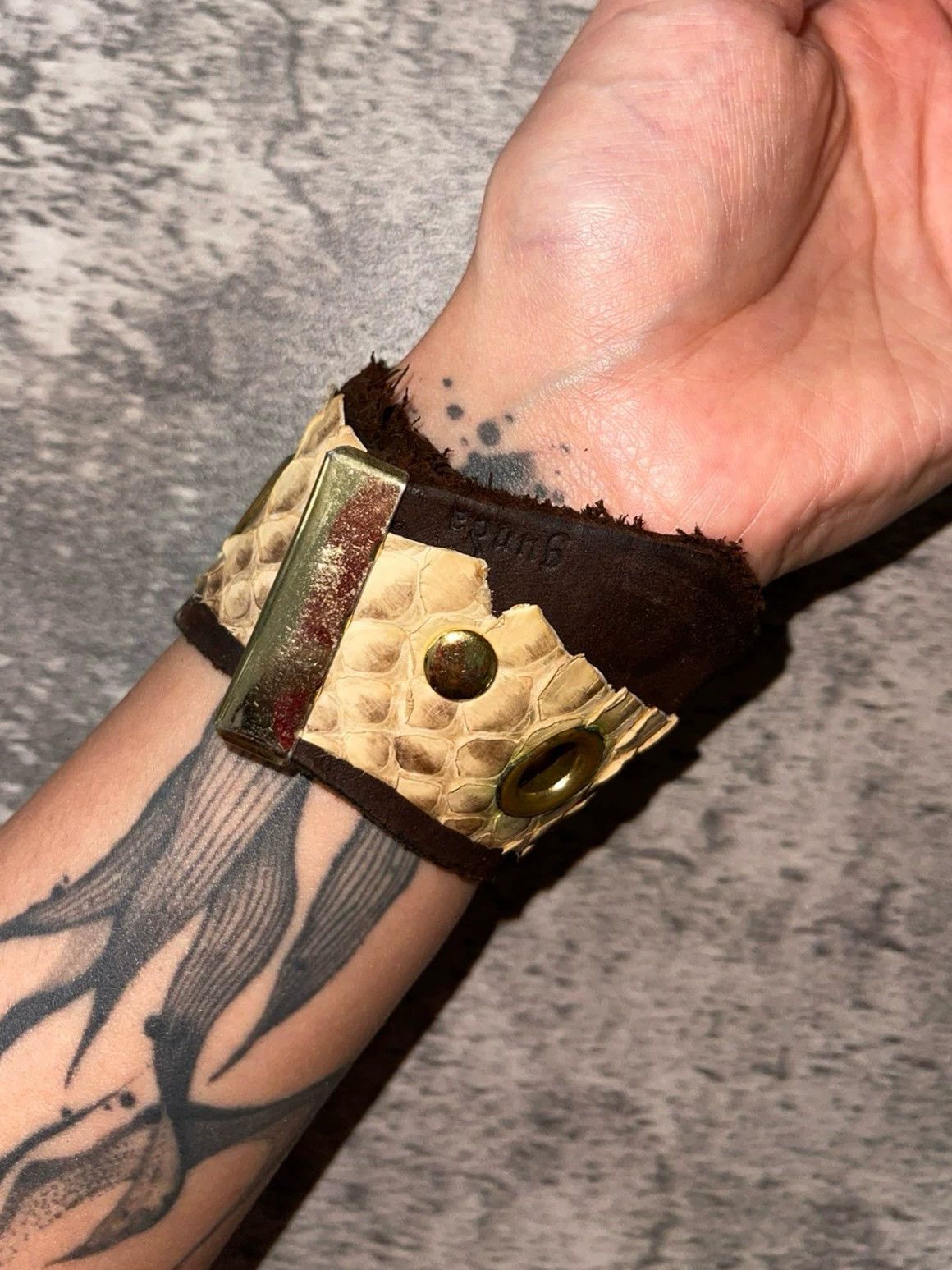 Gunda gunda Visual Kei snake print leather cutout bracelet Size ONE SIZE - 3 Thumbnail