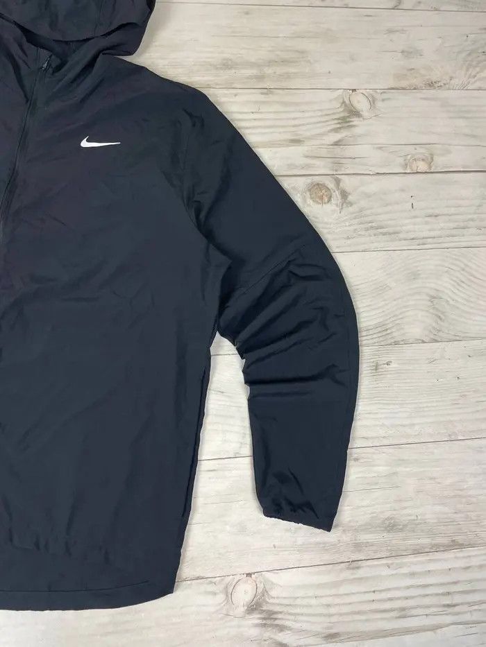 Nike Nike Dri Fit Run Jacket Track Swoosh Windbreaker Size US XL / EU 56 / 4 - 5 Thumbnail