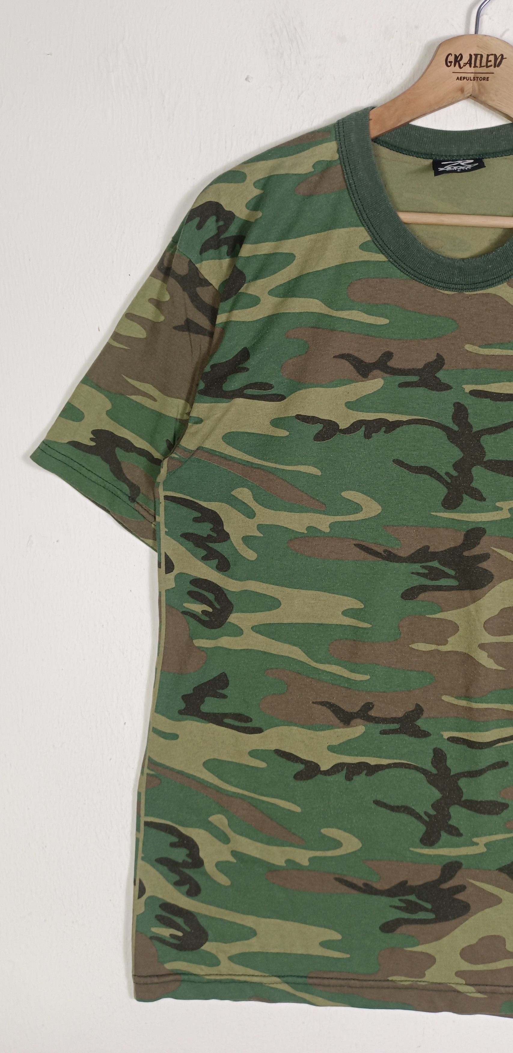 Rothco × Vintage Vintage Rothco Woodland Camo Short Sleeve T Shirt Size US L / EU 52-54 / 3 - 3 Thumbnail