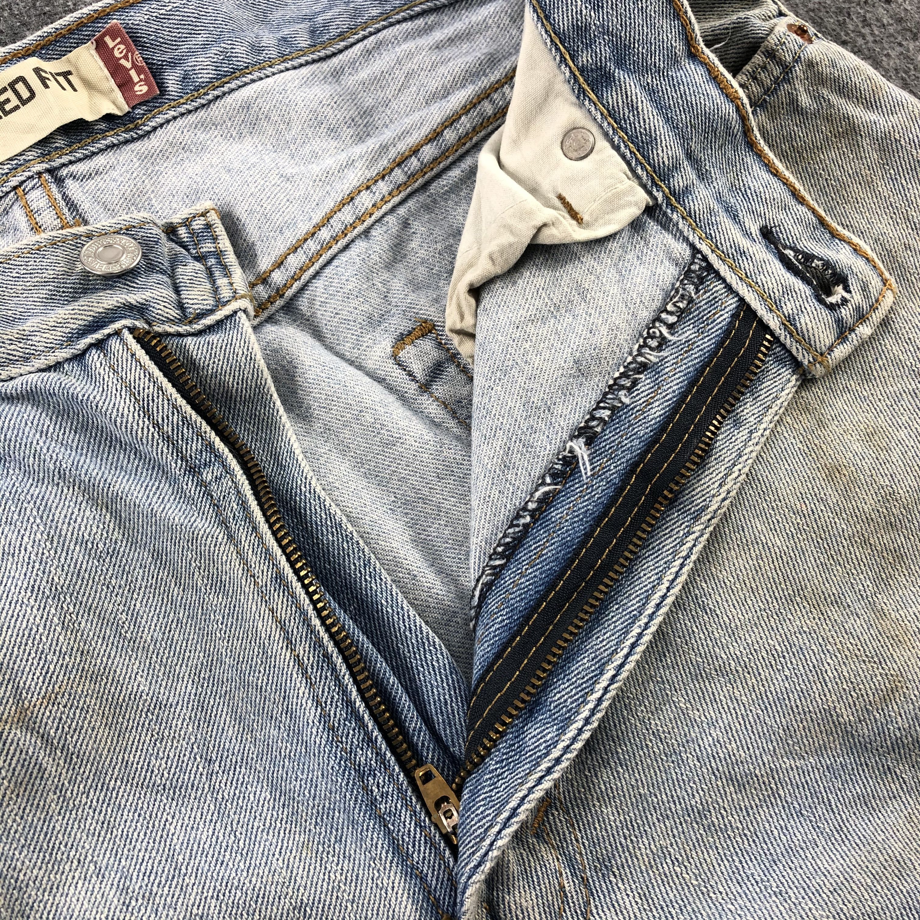 Levi's Dirty Vintage Levis Jeans Lot 550 Light Wash Denim-J952 Size US 33 - 7 Thumbnail