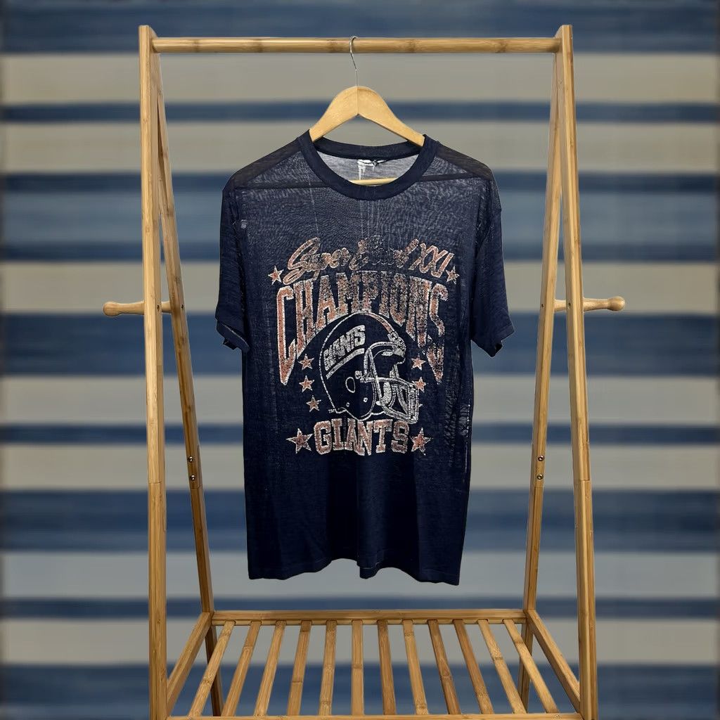 Vintage VTG 80s Super Bowl XXI 1986 Champions NY Giants NFL Paper Thin Burnout T-Shirt L Shirt Mens Blue Distressed Football Thin Thrashed Threadbare Worn Size US L / EU 52-54 / 3 - 1 Thumbnail