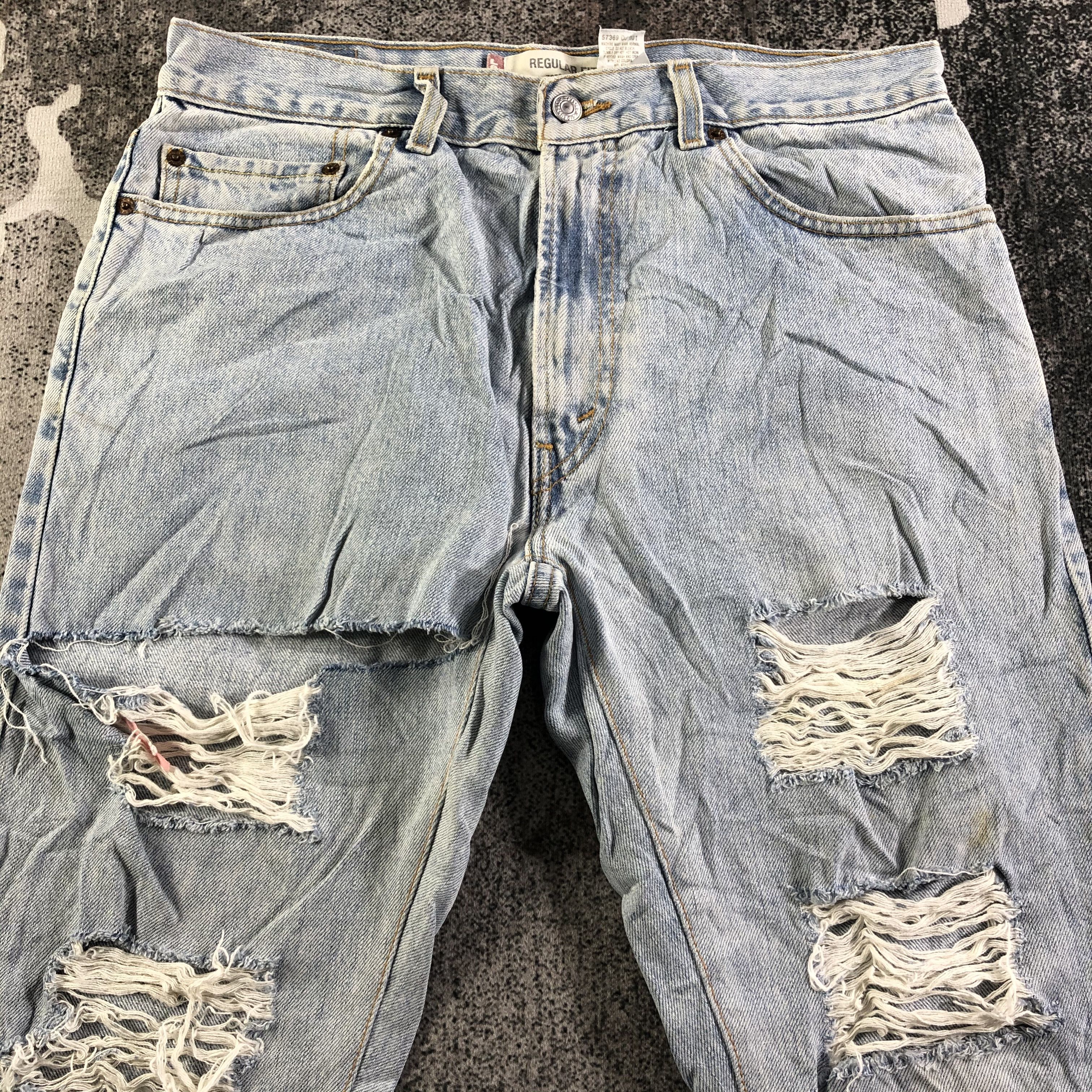 Levi's Vintage Levis 505 Jeans Ripped Denim KJ3090 Size US 33 - 3 Thumbnail
