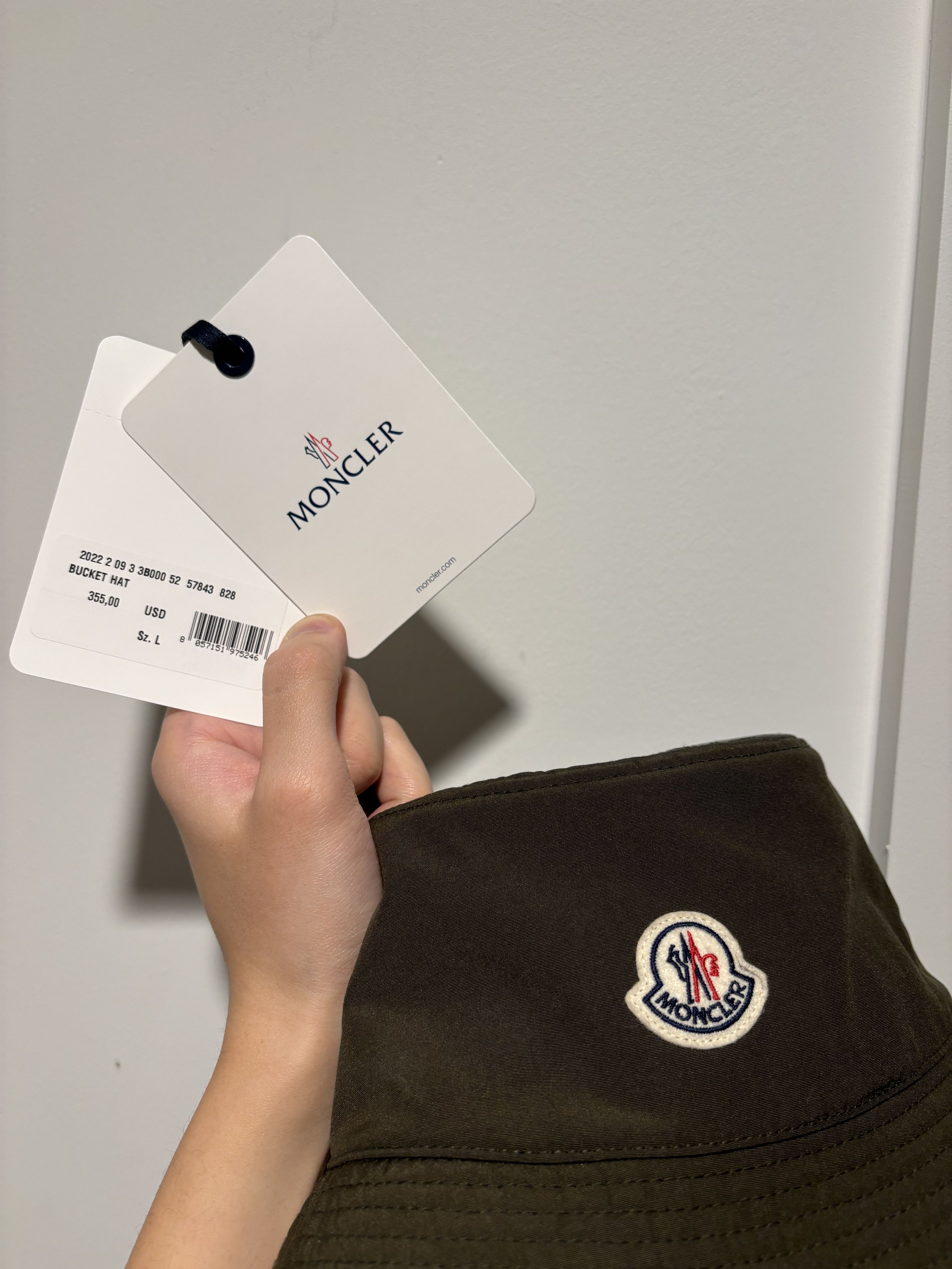 Moncler Size L, mint condition with Tags. Size ONE SIZE - 4 Thumbnail