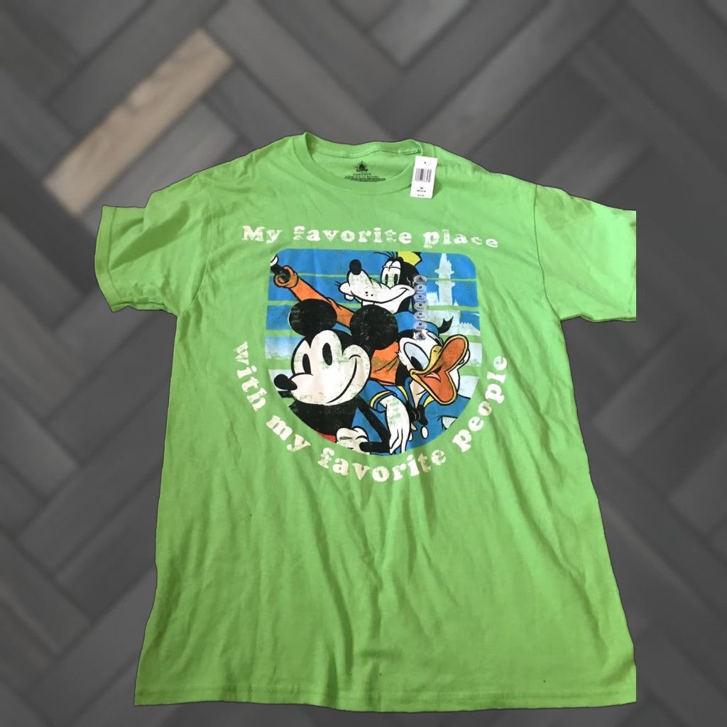 Disney Disney T Shirt Mickey & Friends My Favorite Place With My Favorite People M Green Unisex Adults M Shirt Mens Womens (adapt as appropriate) Size US M / EU 48-50 / 2 - 1 Thumbnail