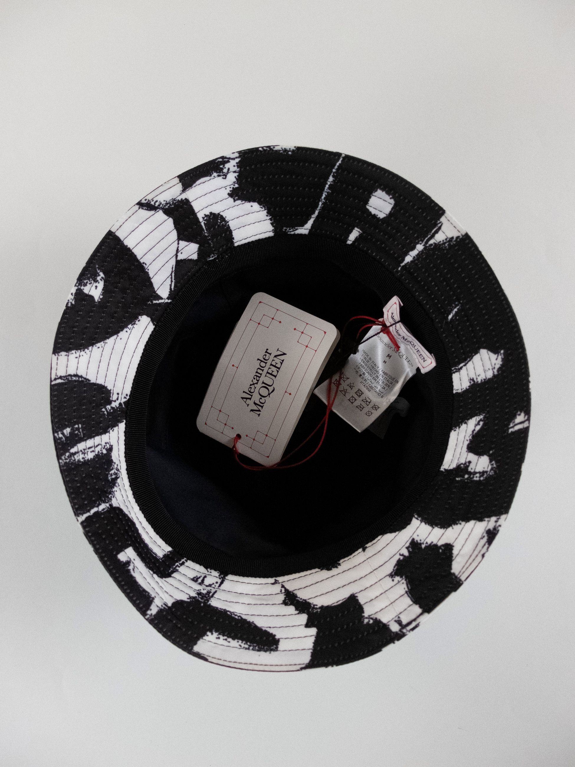 Alexander McQueen ALEXANDER MCQUEEN black white graffiti print bucket hat M Size ONE SIZE - 6 Thumbnail