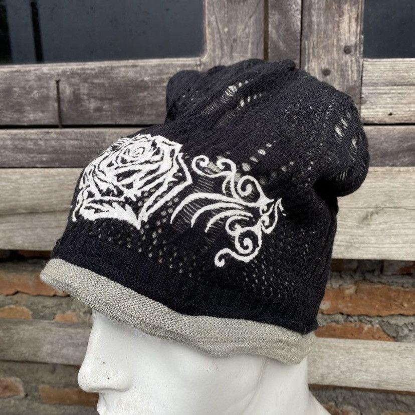 Japanese Brand 2000s Tribal roses unique beanie hats Size ONE SIZE - 4 Thumbnail