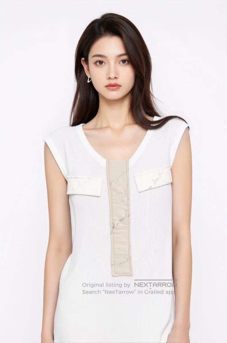 Chanel Chanel 16P white sleeveless knitted vest Size XXS / US 00 / IT 34 - 1 Thumbnail