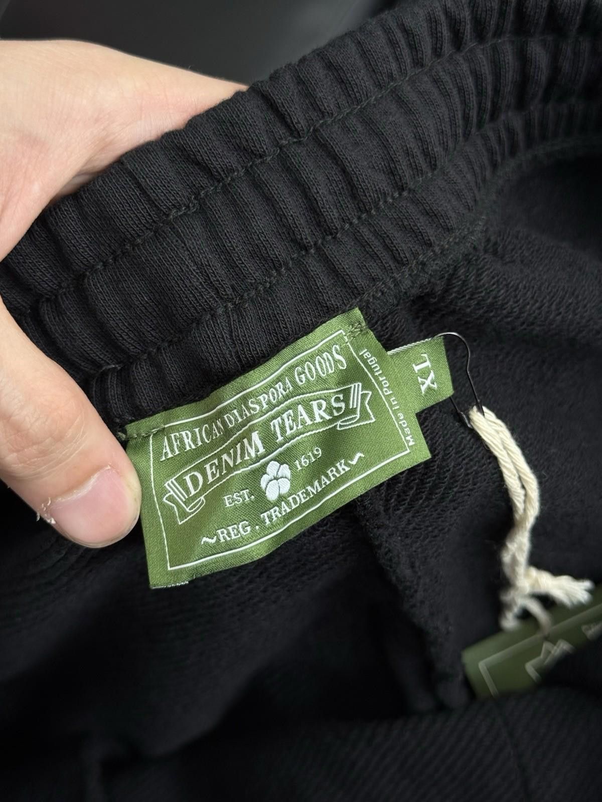 DENIM TEARS Denim Tears Cotton Wreath Shorts Black BRAND NEW 2025 (XL) Size US 36 / EU 52 - 7 Thumbnail