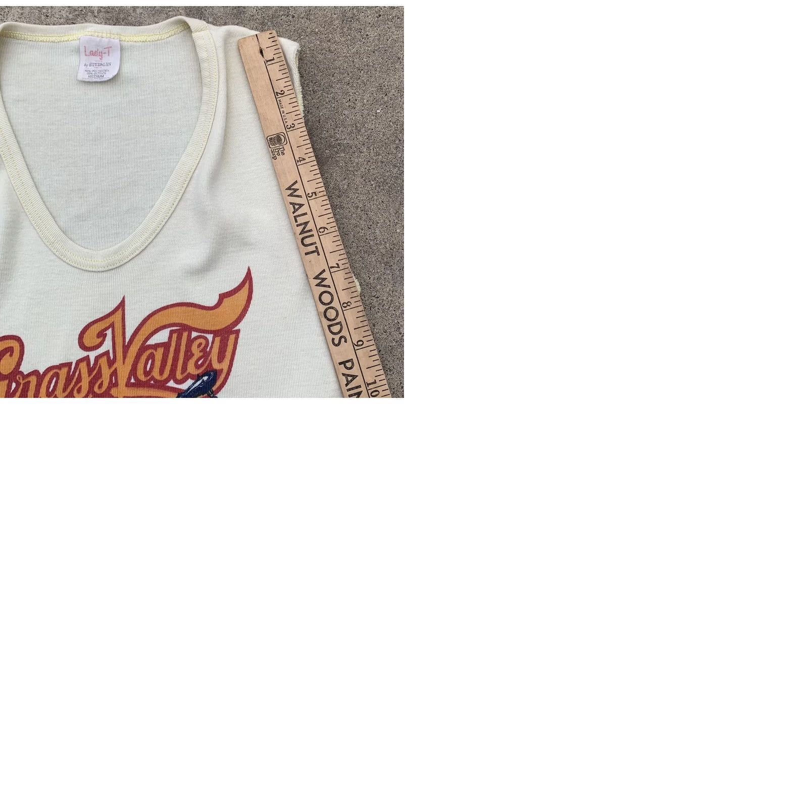Vintage VINTAGE Grass Valley Bluegrass Festival 1981 California Bluegrass Assoc. tshirt Shirt M See Pics 50/50 Cotton-Polyester Womens/Girls? Size M / US 6-8 / IT 42-44 - 9 Thumbnail