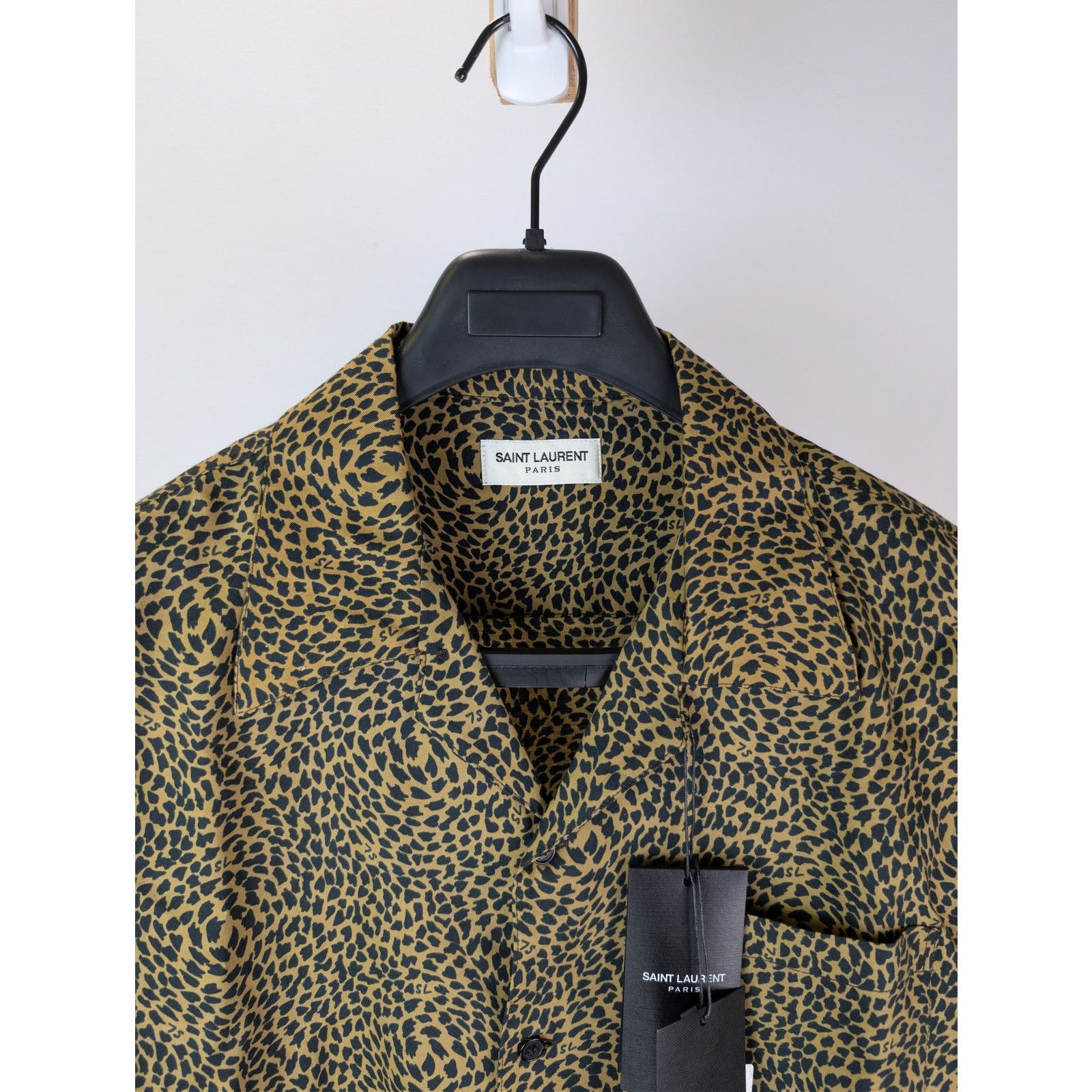 Saint Laurent Paris o1rshd1 Leopard Print Hawaiian Short-Sleeve Shirt in Black Size US XL / EU 56 / 4 - 7 Thumbnail