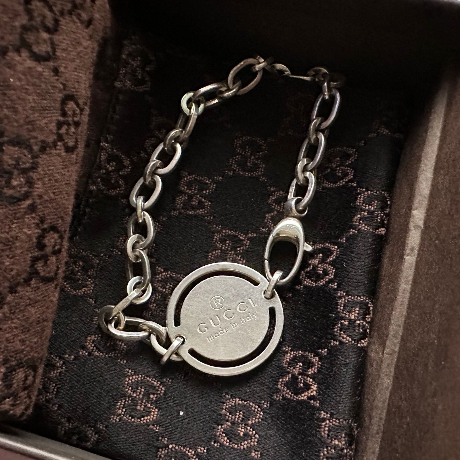 Gucci Gucci Circle Disc Plate Bracelet in Box with Dust Bag Size ONE SIZE - 10 Thumbnail