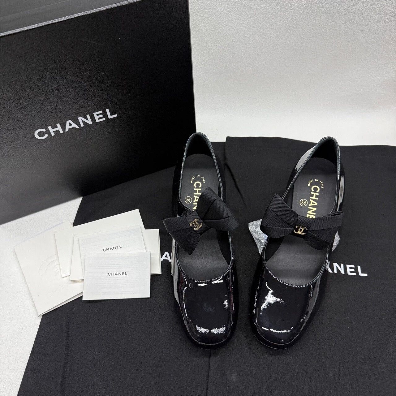 Chanel Chanel Leather Black Lowtop Sneakers us_7-5 Women Size US 7.5 / IT 37.5 - 1 Thumbnail
