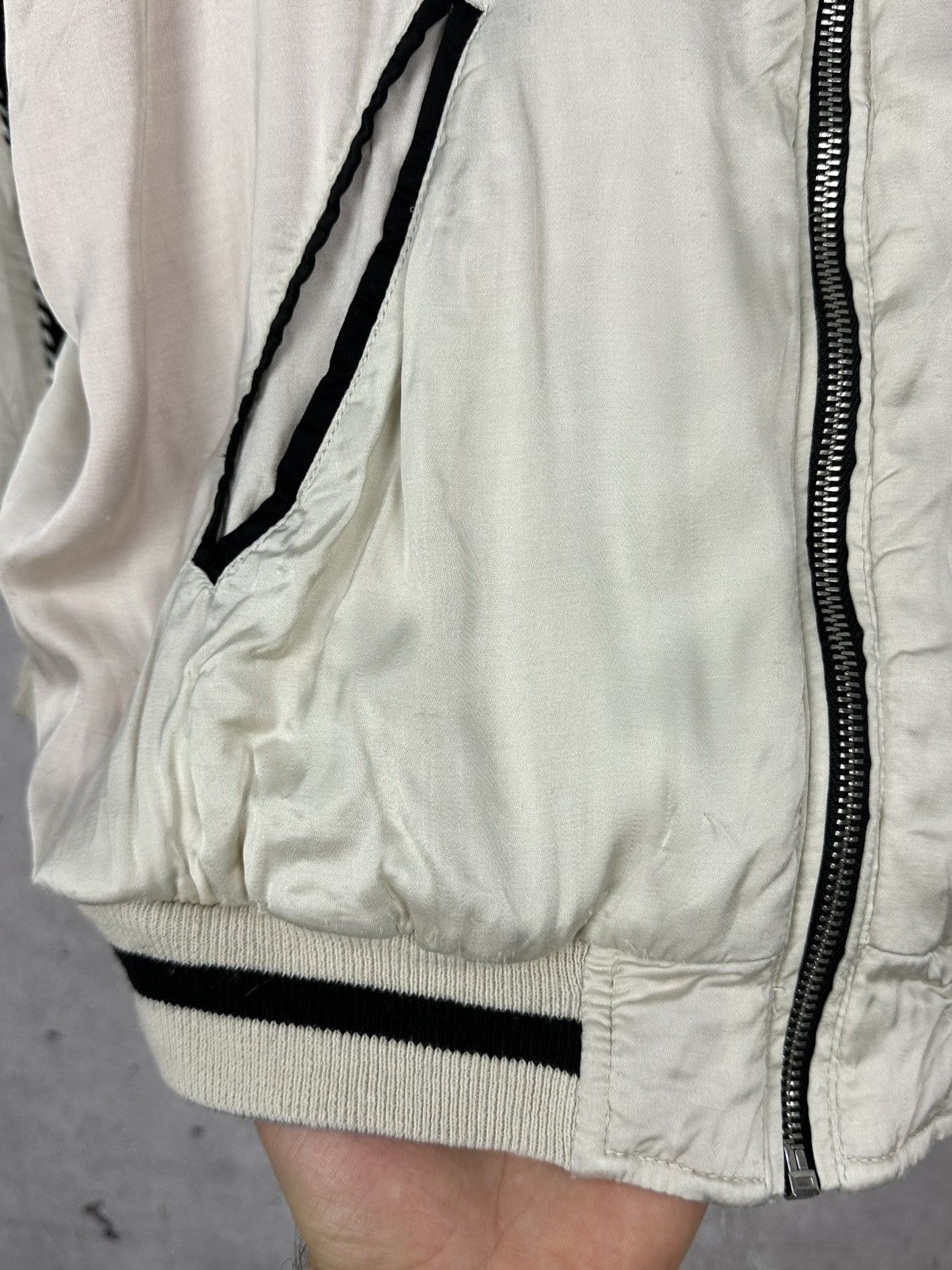 Diesel × Japanese Brand × Vintage Diesel Japanese Style Viscose Reversible Zip Women’s Bomber Size S / US 4 / IT 40 - 8 Thumbnail
