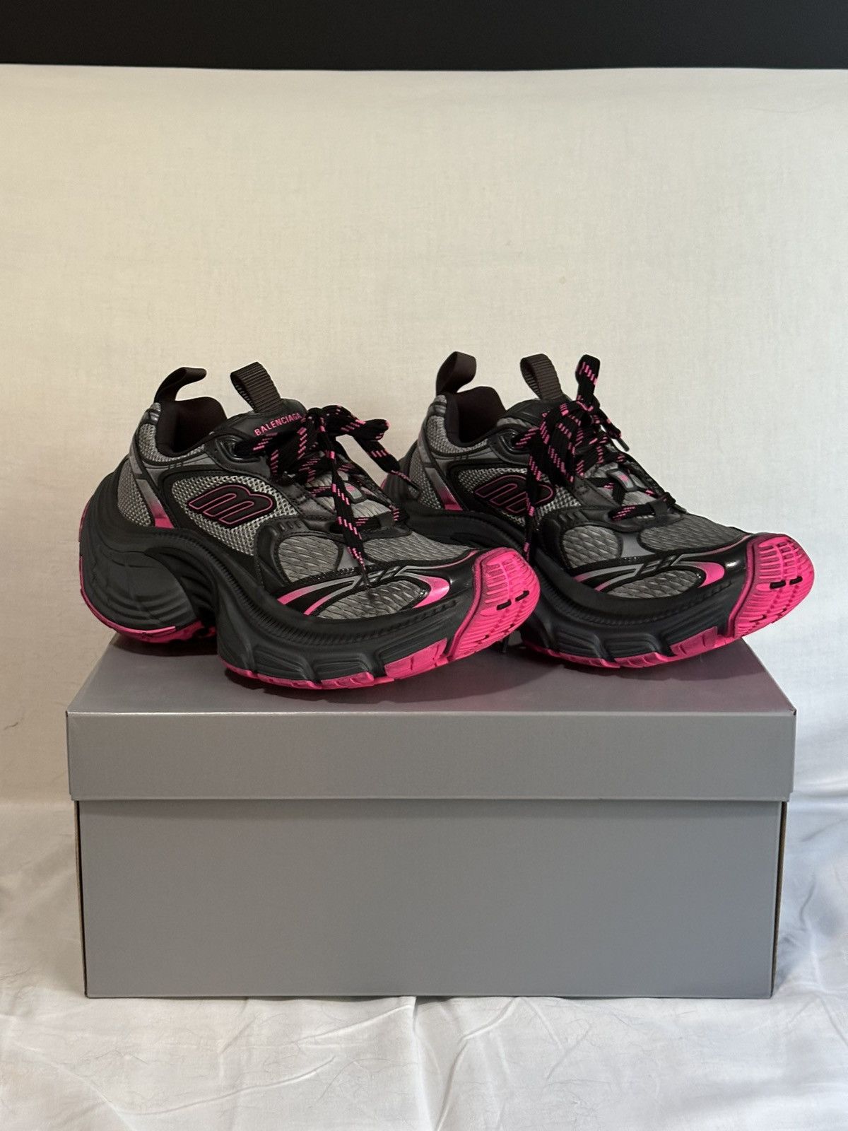 BALENCIAGA 10XL ブラック ピンク 42 BALENCIAGA 10XL ブラック ピンク 42 Balenciaga Balenciaga